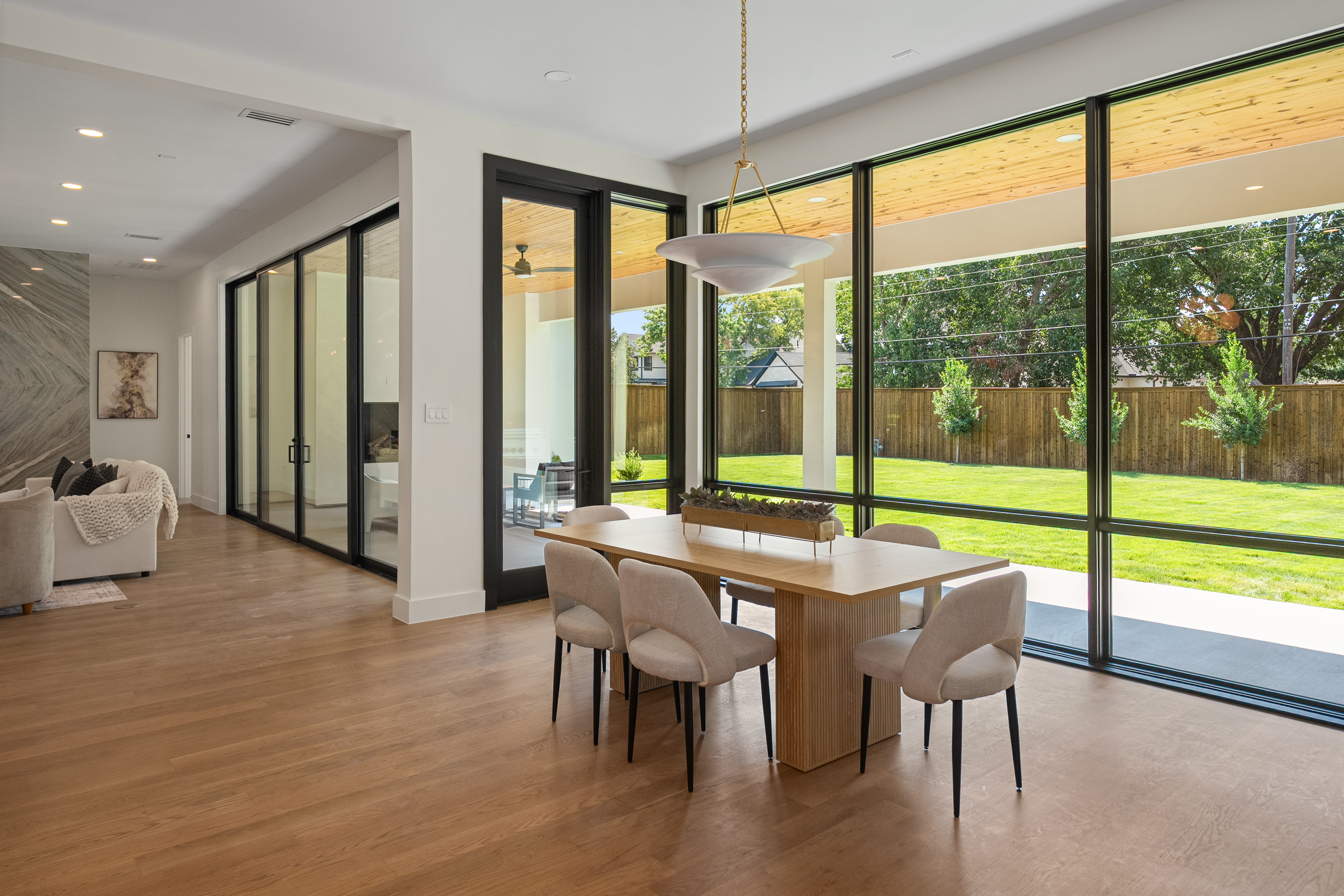 Sophisticated Transitional Design - 物件實景