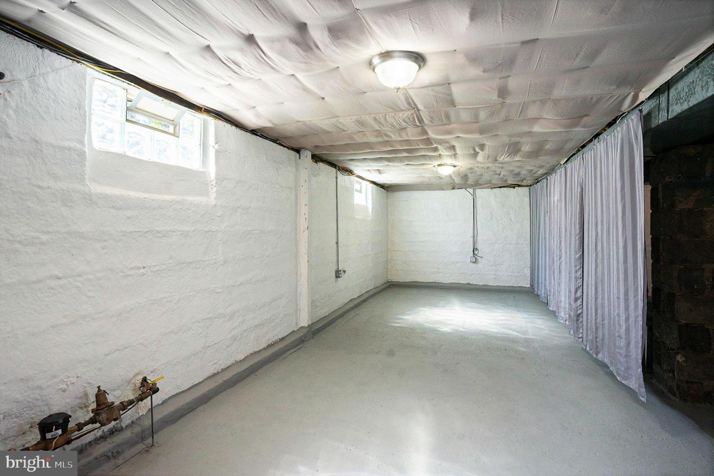 Lafayette Hill, Pennsylvania, 19444, United States, 5 Bedrooms Bedrooms, ,2 BathroomsBathrooms,Residential,For Sale,1999647