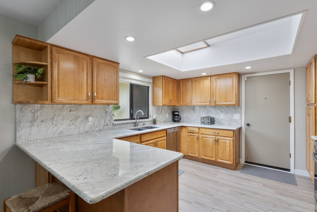 Hollister, California, 95023, United States, 3 Bedrooms Bedrooms, ,2 BathroomsBathrooms,Residential,For Sale,1882231