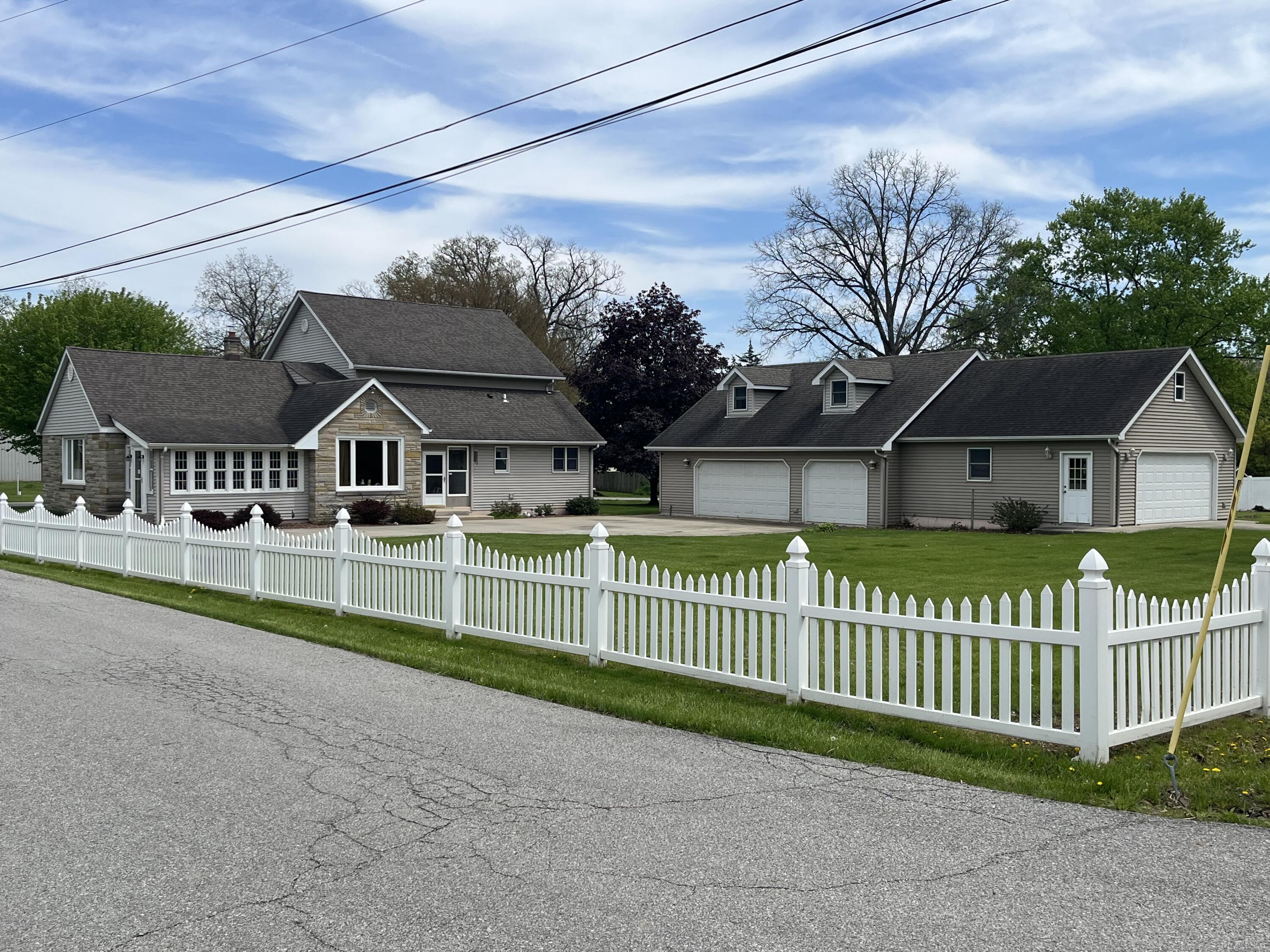 Crown Point, Indiana, 46307, United States, 3 Bedrooms Bedrooms, ,3 BathroomsBathrooms,Residential,For Sale,2040656