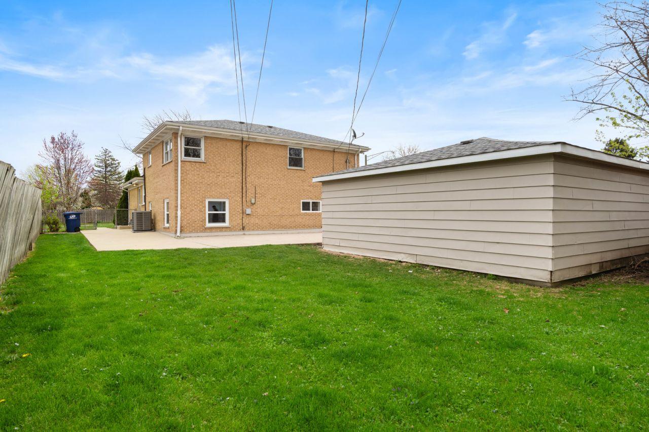 Des Plaines, Illinois, 60016, United States, 4 Bedrooms Bedrooms, ,2 BathroomsBathrooms,Residential,For Sale,1826836