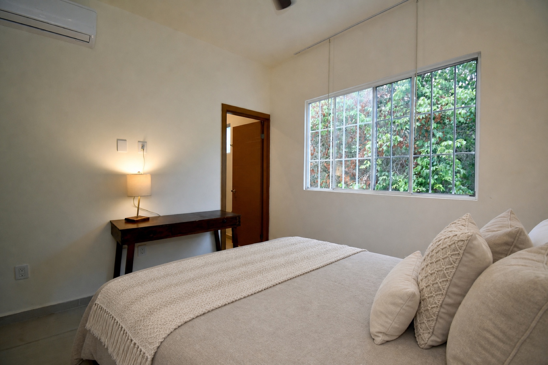  Modern Three-Bedroom Home in Selvanova Coto 3B - 物件實景