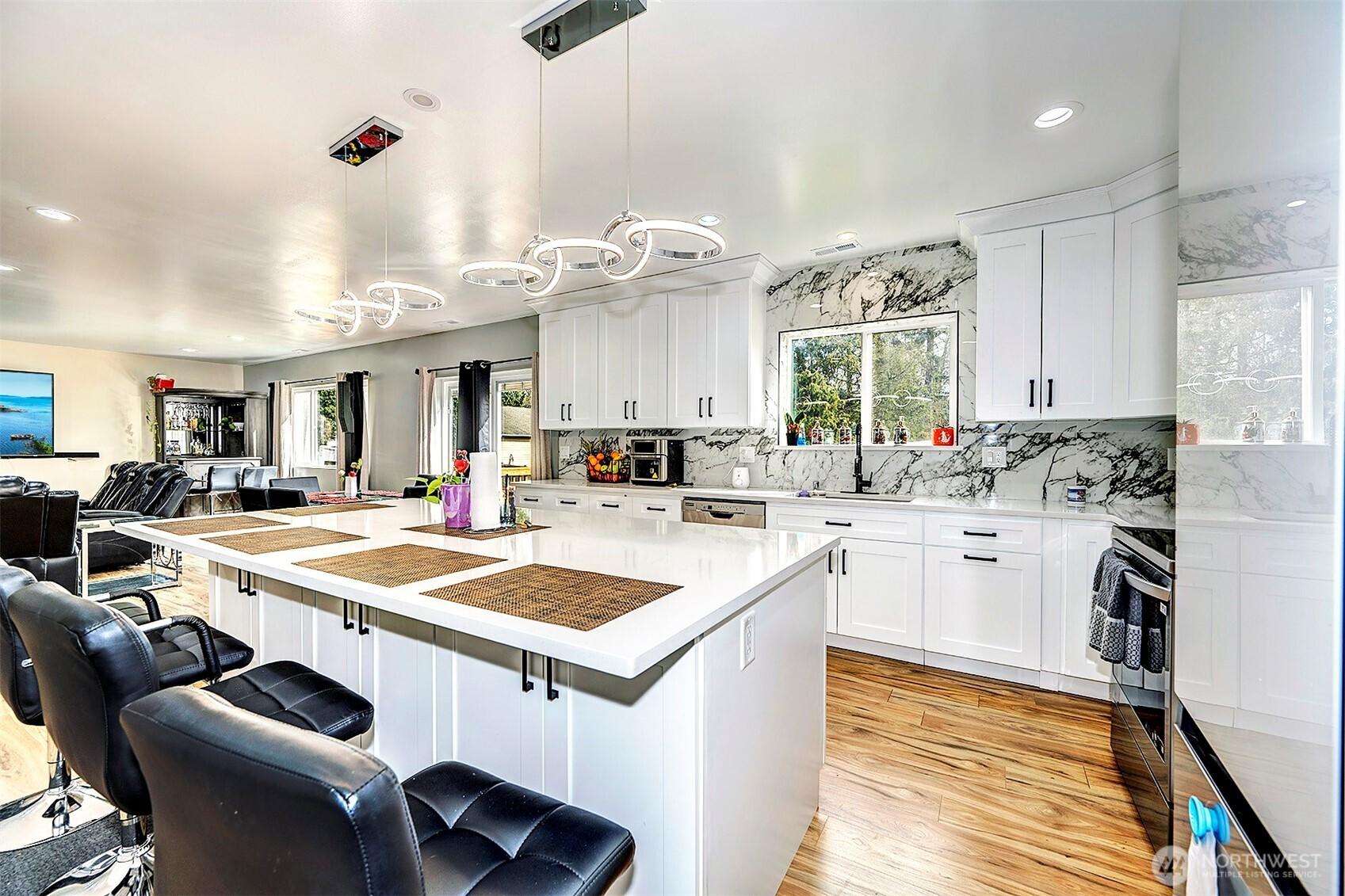GRANITE FALLS, Washington, 98252, United States, 4 Bedrooms Bedrooms, ,3 BathroomsBathrooms,Residential,For Sale,1751762