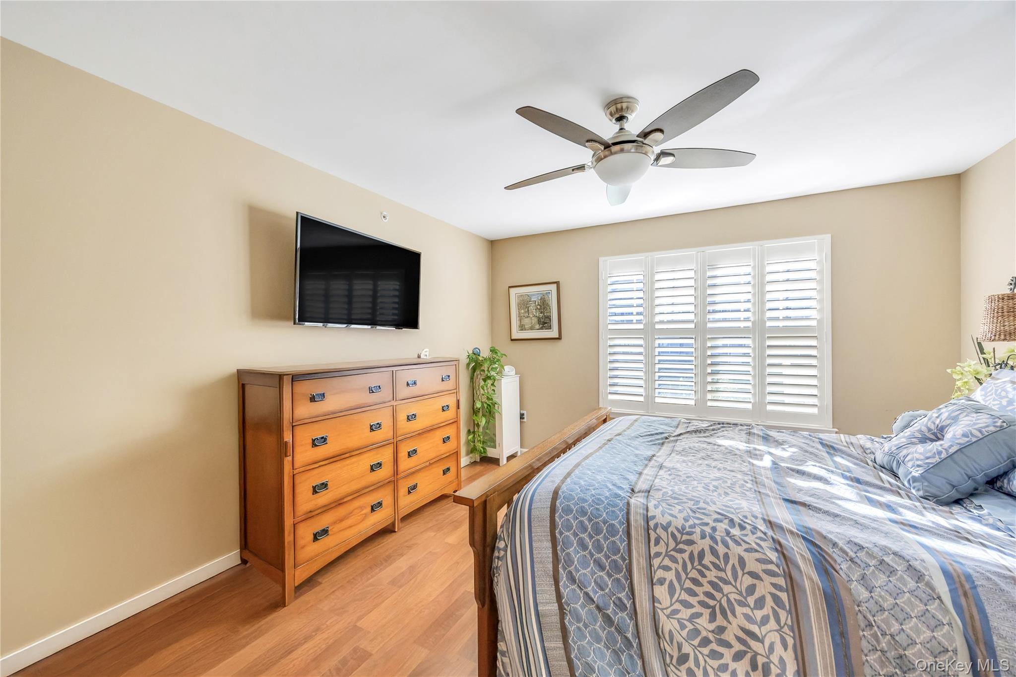 Central Islip, New York, 11722, United States, 2 Bedrooms Bedrooms, ,2 BathroomsBathrooms,Residential,For Sale,1991453