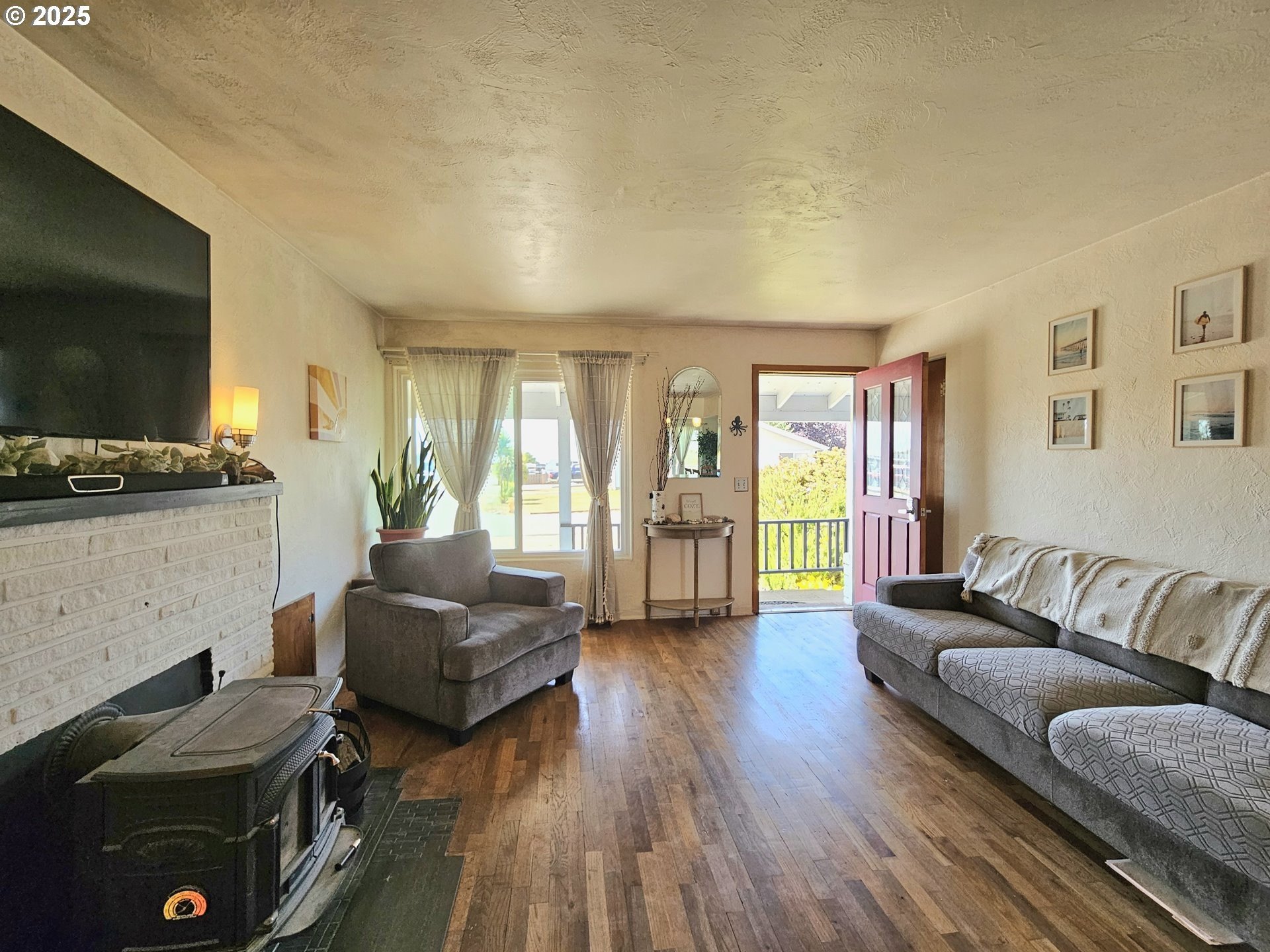 Brookings, Oregon, 97415, United States, 3 Bedrooms Bedrooms, ,3 BathroomsBathrooms,Residential,For Sale,1974179