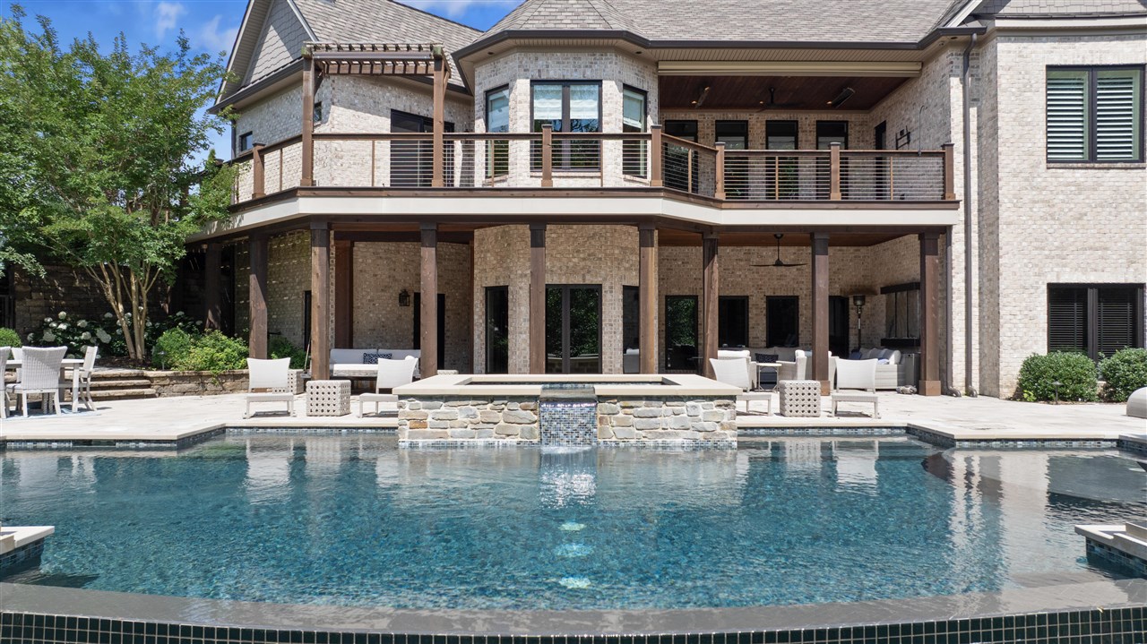 Bowling Green, Kentucky, 42103, United States, 5 Bedrooms Bedrooms, ,5 BathroomsBathrooms,Residential,For Sale,1986458