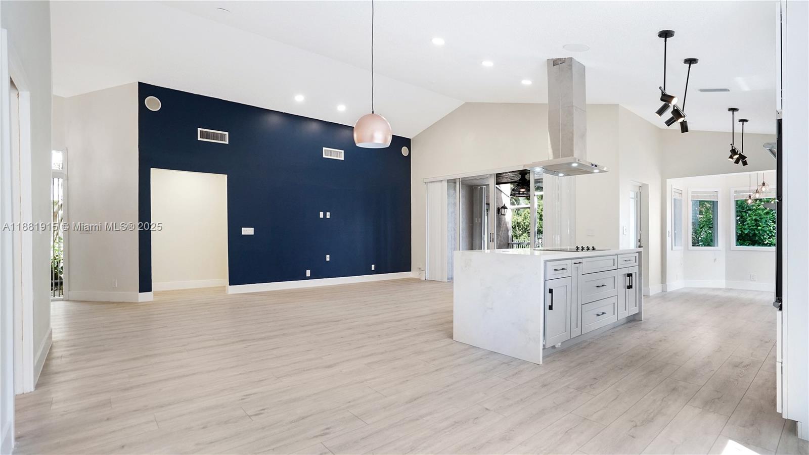 Plantation, Florida, 33322, United States, 3 Bedrooms Bedrooms, ,2 BathroomsBathrooms,Residential,For Sale,1947499