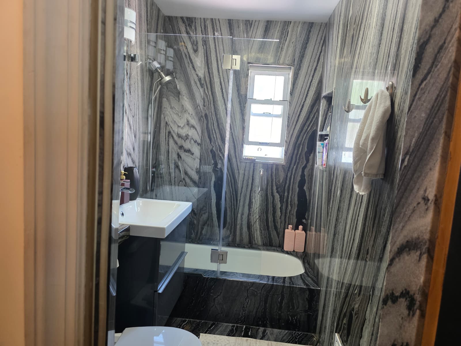 Little Ferry, New Jersey, 07643, United States, 4 Bedrooms Bedrooms, ,2 BathroomsBathrooms,Residential,For Sale,1978073