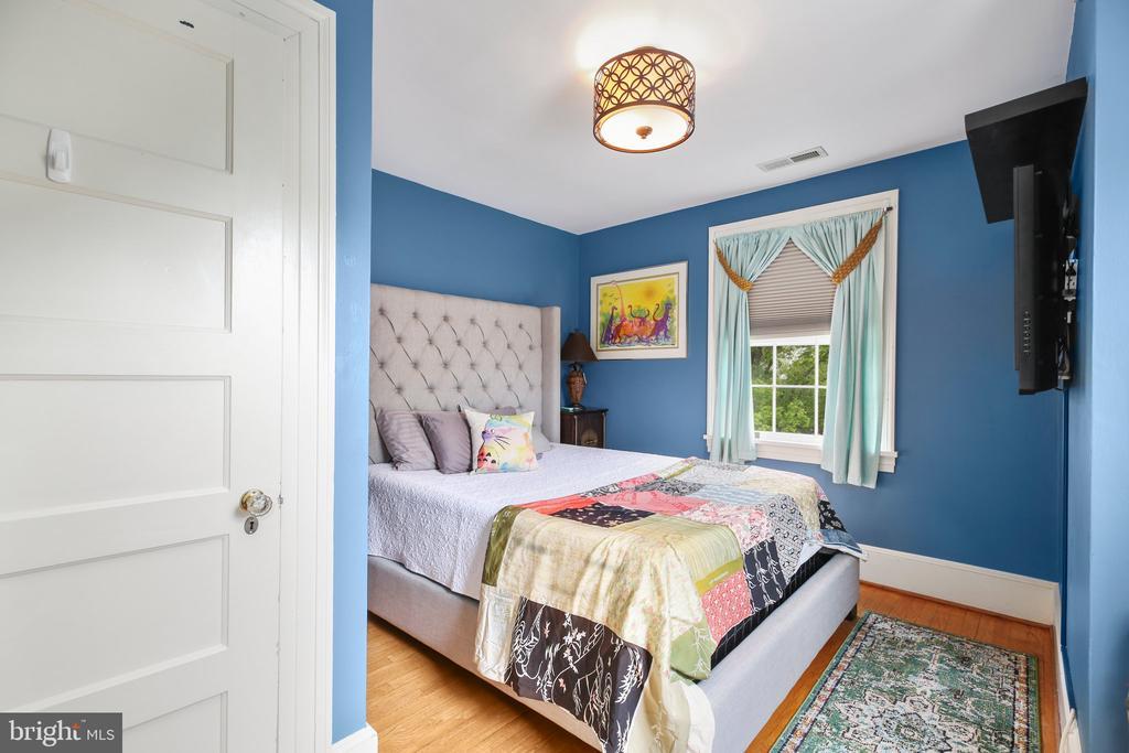 Fredericksburg, Virginia, 22401, United States, 4 Bedrooms Bedrooms, ,2 BathroomsBathrooms,Residential,For Sale,1826966