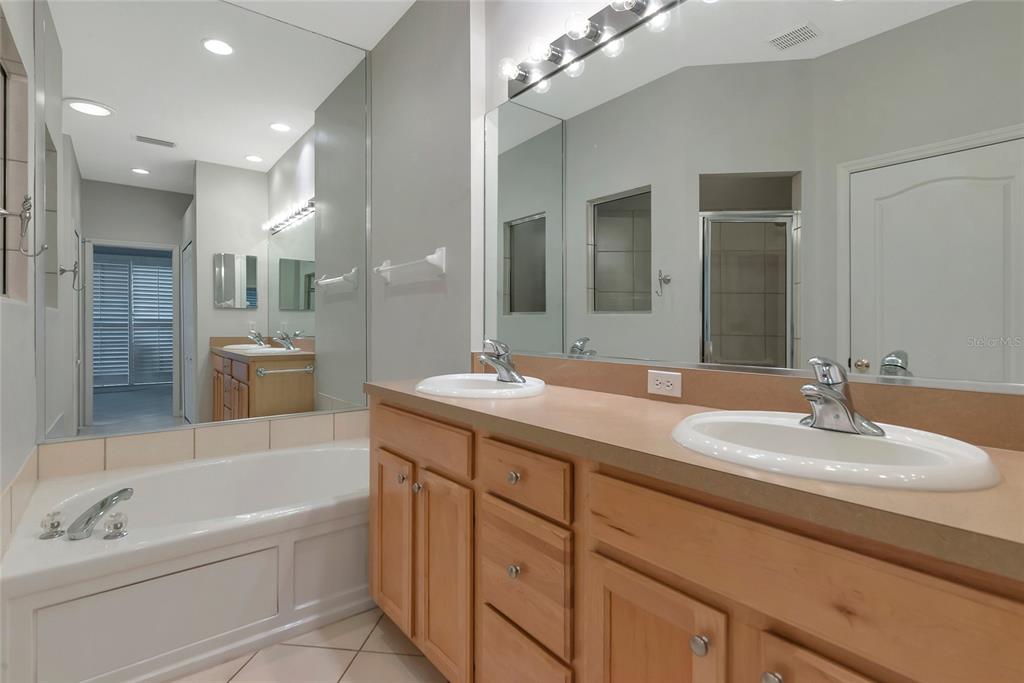 Lakewood Ranch, Florida, 34202, United States, 3 Bedrooms Bedrooms, ,2 BathroomsBathrooms,Residential,For Sale,1720729