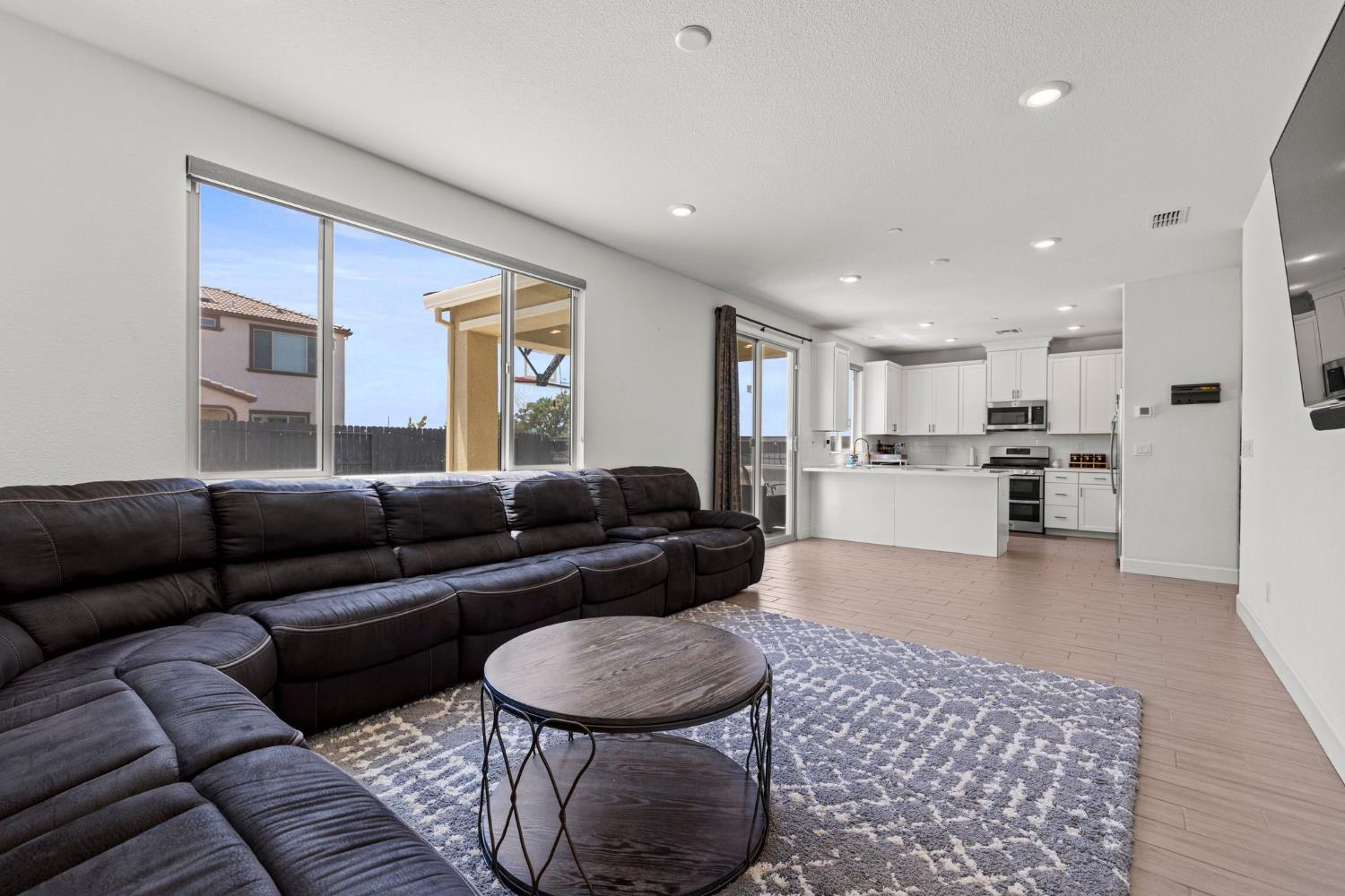 Elk Grove, California, 95757, United States, 4 Bedrooms Bedrooms, ,3 BathroomsBathrooms,Residential,For Sale,1879149