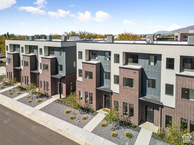 Bountiful, Utah, 84010, United States, 2 Bedrooms Bedrooms, ,3 BathroomsBathrooms,Residential,For Sale,1974498