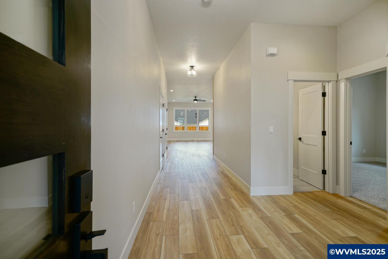 Salem, Oregon, 97306, United States, 4 Bedrooms Bedrooms, ,2 BathroomsBathrooms,Residential,For Sale,1857017