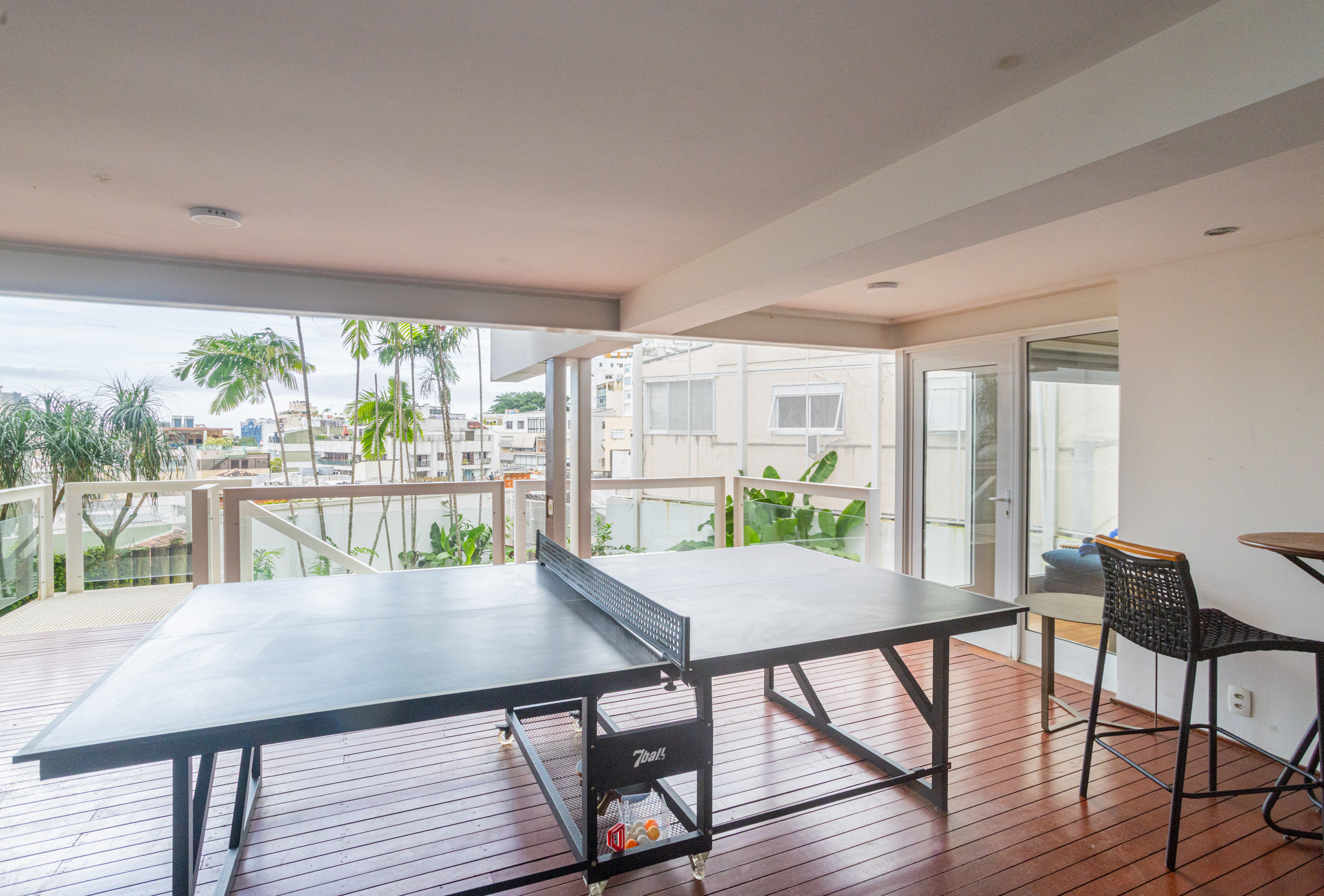  Modernist house with four suites and pool in Jardim Pernambuco - 物件實景