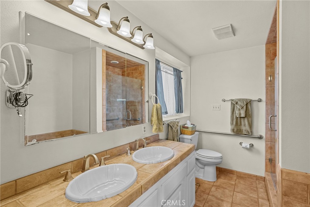 Santa Maria, California, 93454, United States, 5 Bedrooms Bedrooms, ,3 BathroomsBathrooms,Residential,For Sale,2032252