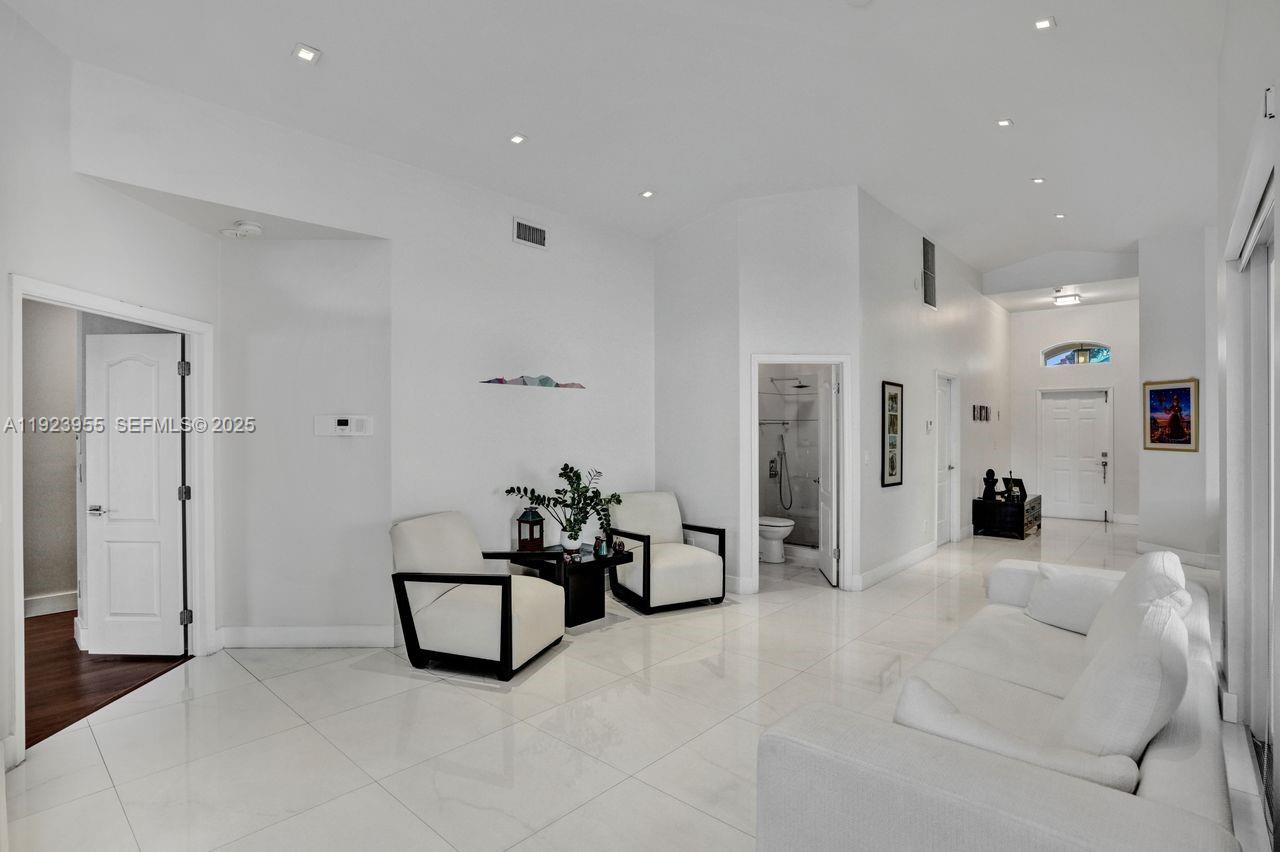 Doral, Florida, 33178, United States, 3 Bedrooms Bedrooms, ,3 BathroomsBathrooms,Residential,For Sale,2000921