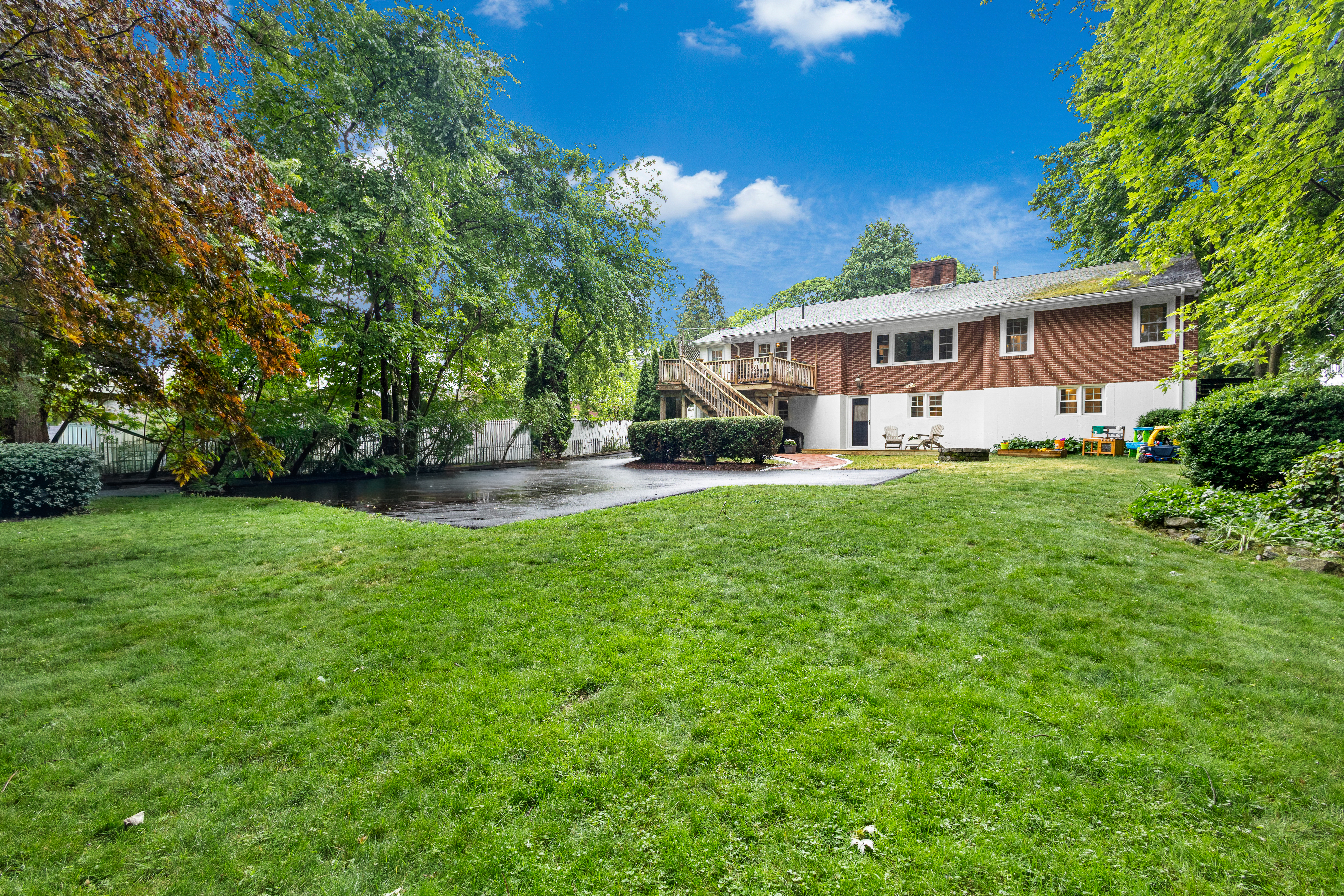  115 Walnut Street, Dedham, MA, 02026 - 物件實景
