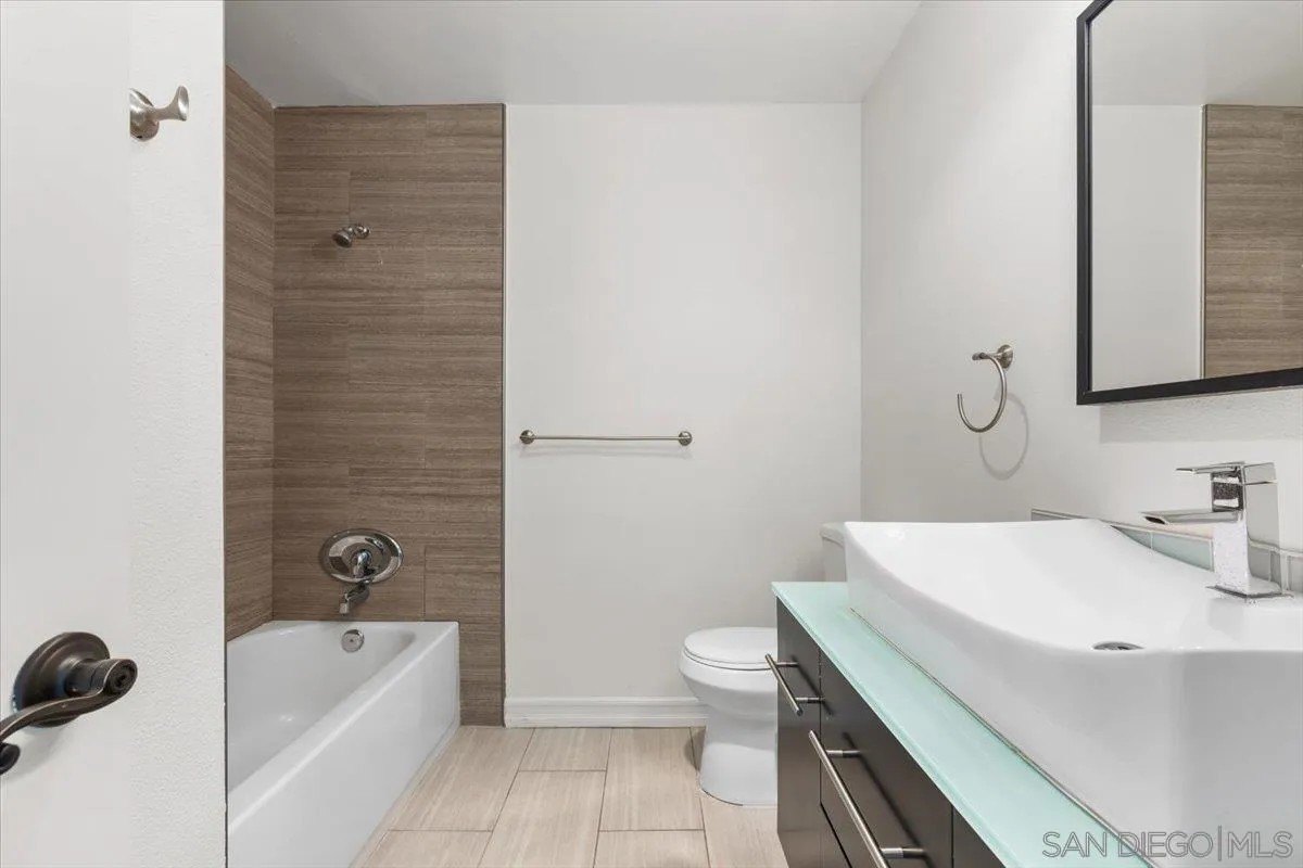 Solana Beach, California, 92075, United States, 2 Bedrooms Bedrooms, ,1 BathroomBathrooms,Residential,For Sale,1911120