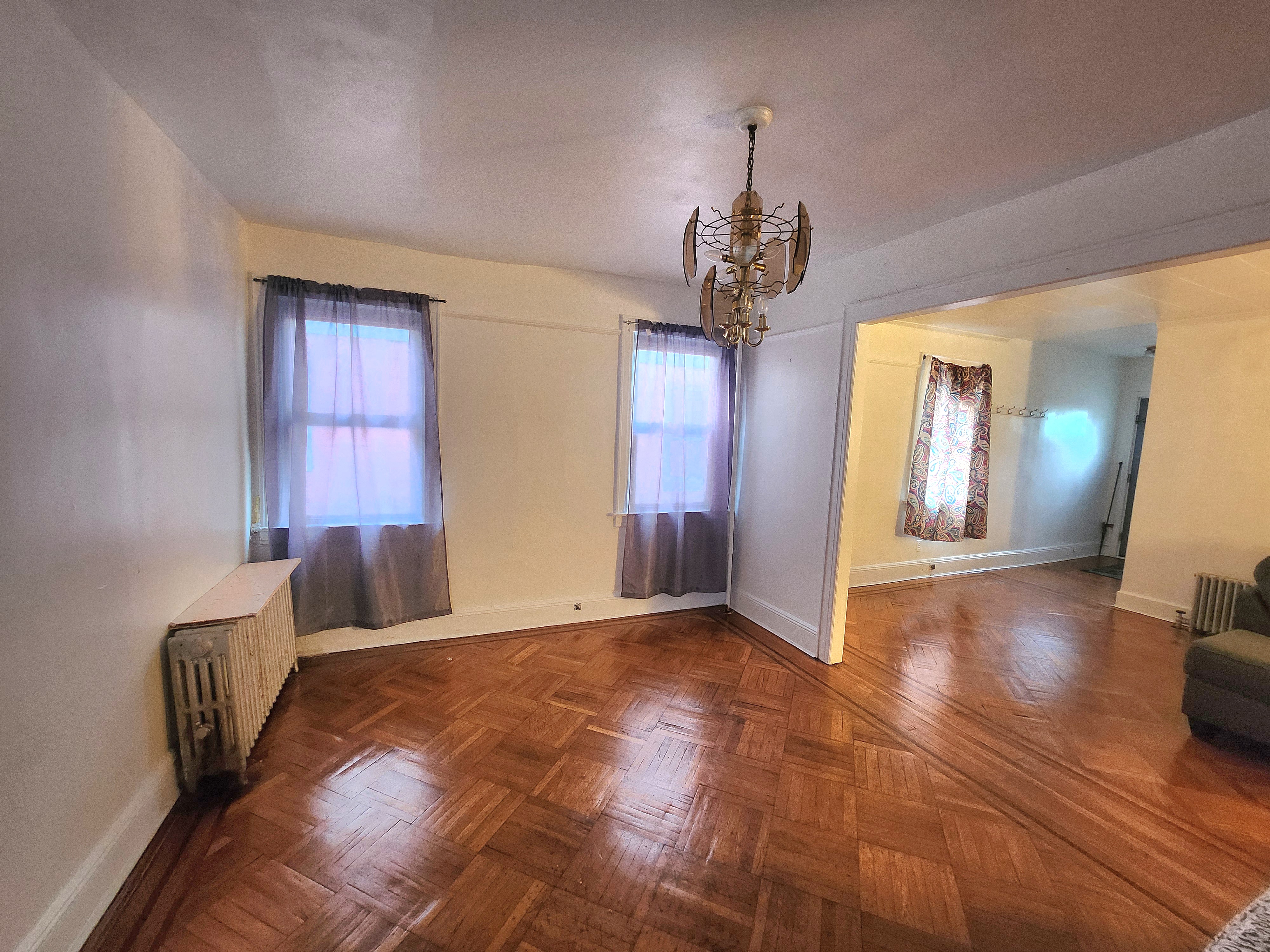Queens Village, New York, 11428, United States, 4 Bedrooms Bedrooms, ,3 BathroomsBathrooms,Residential,For Sale,1870963