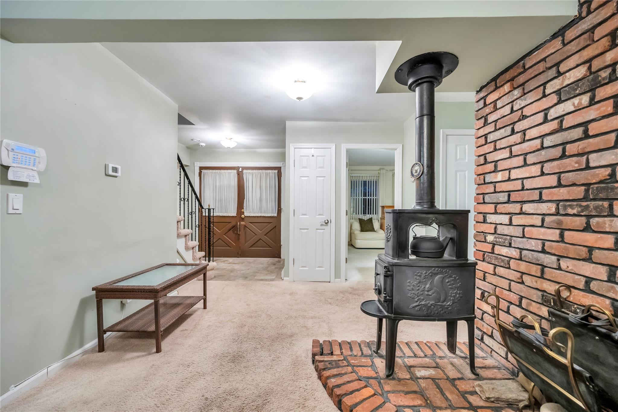 Hauppauge, New York, 11788, United States, 4 Bedrooms Bedrooms, ,2 BathroomsBathrooms,Residential,For Sale,1714342