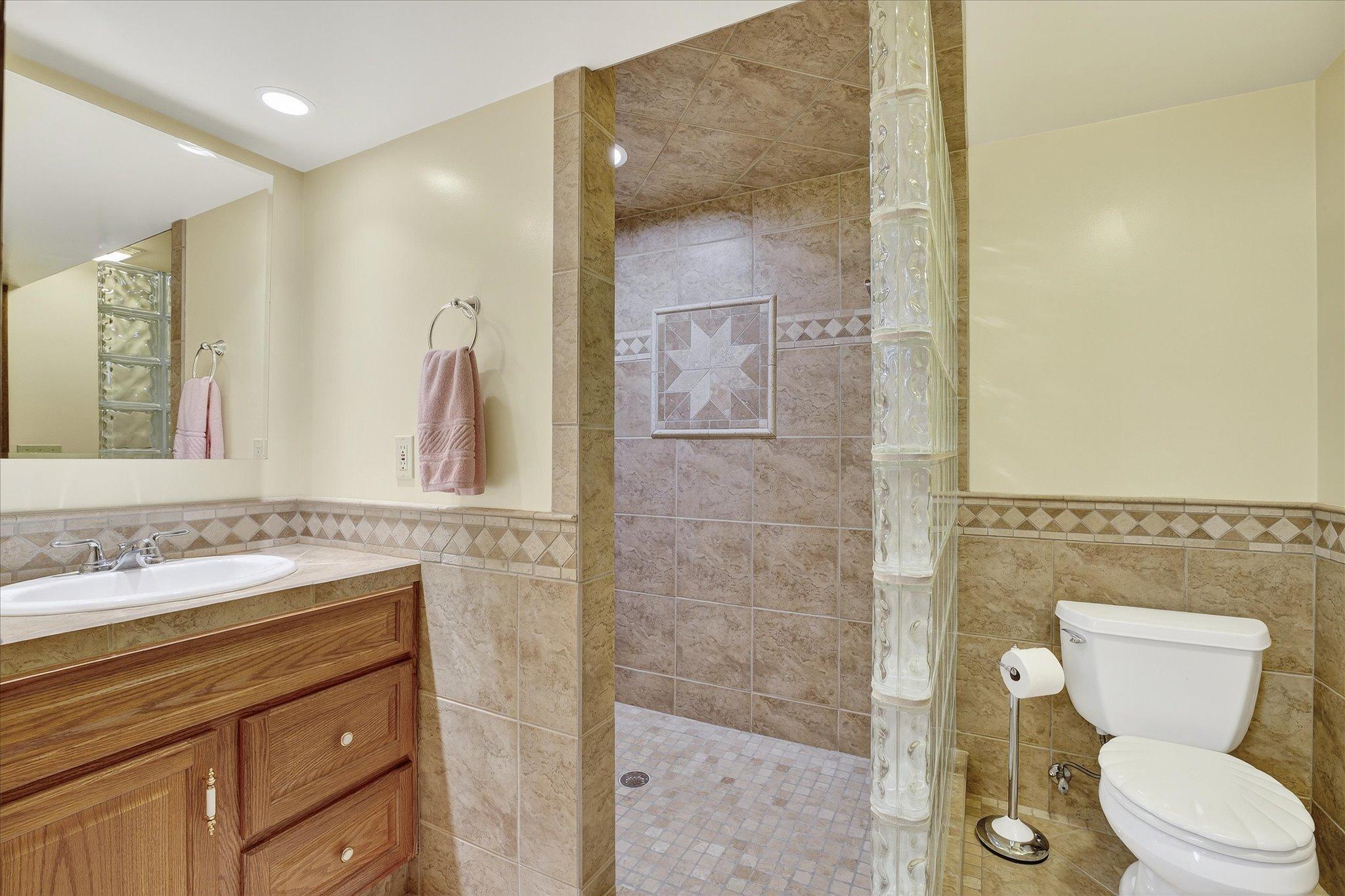 Edina, Minnesota, 55410, United States, 3 Bedrooms Bedrooms, ,1 BathroomBathrooms,Residential,For Sale,1941033