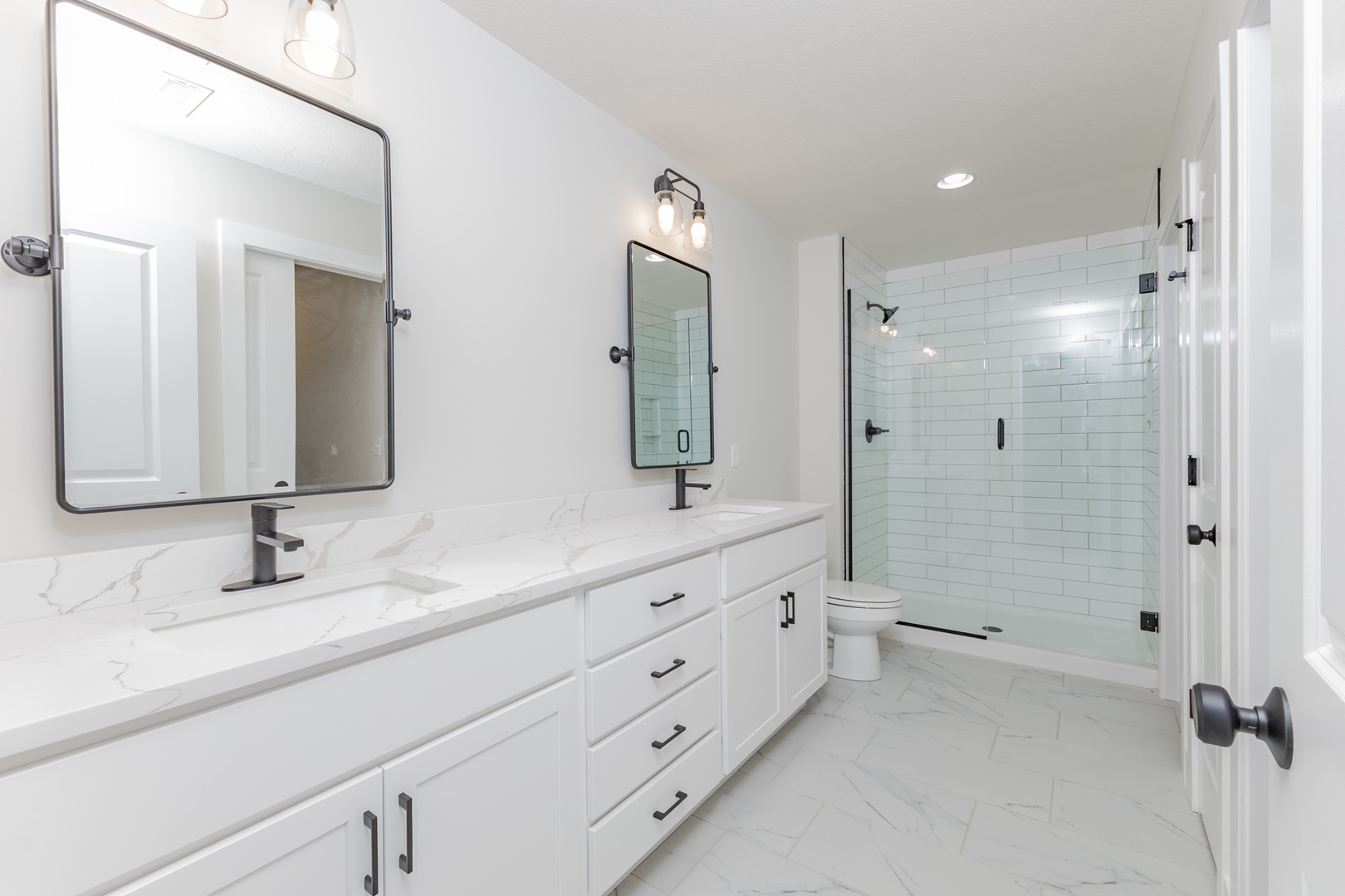 Bloomington, Illinois, 61705, United States, 4 Bedrooms Bedrooms, ,4 BathroomsBathrooms,Residential,For Sale,1957055