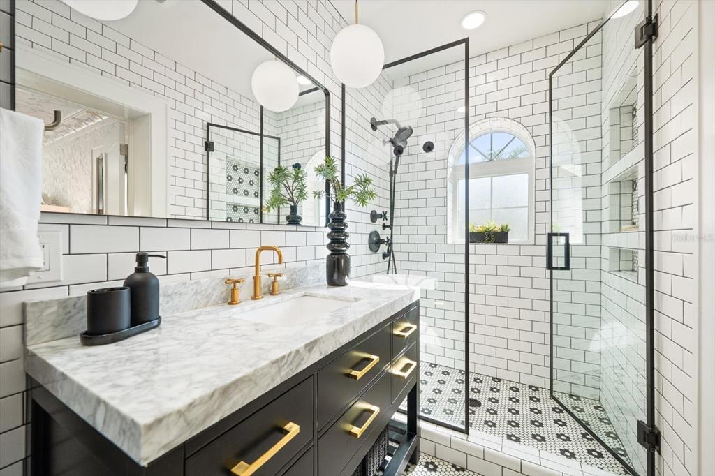 St Petersburg, Florida, 33707, United States, 5 Bedrooms Bedrooms, ,9 BathroomsBathrooms,Residential,For Sale,2000985