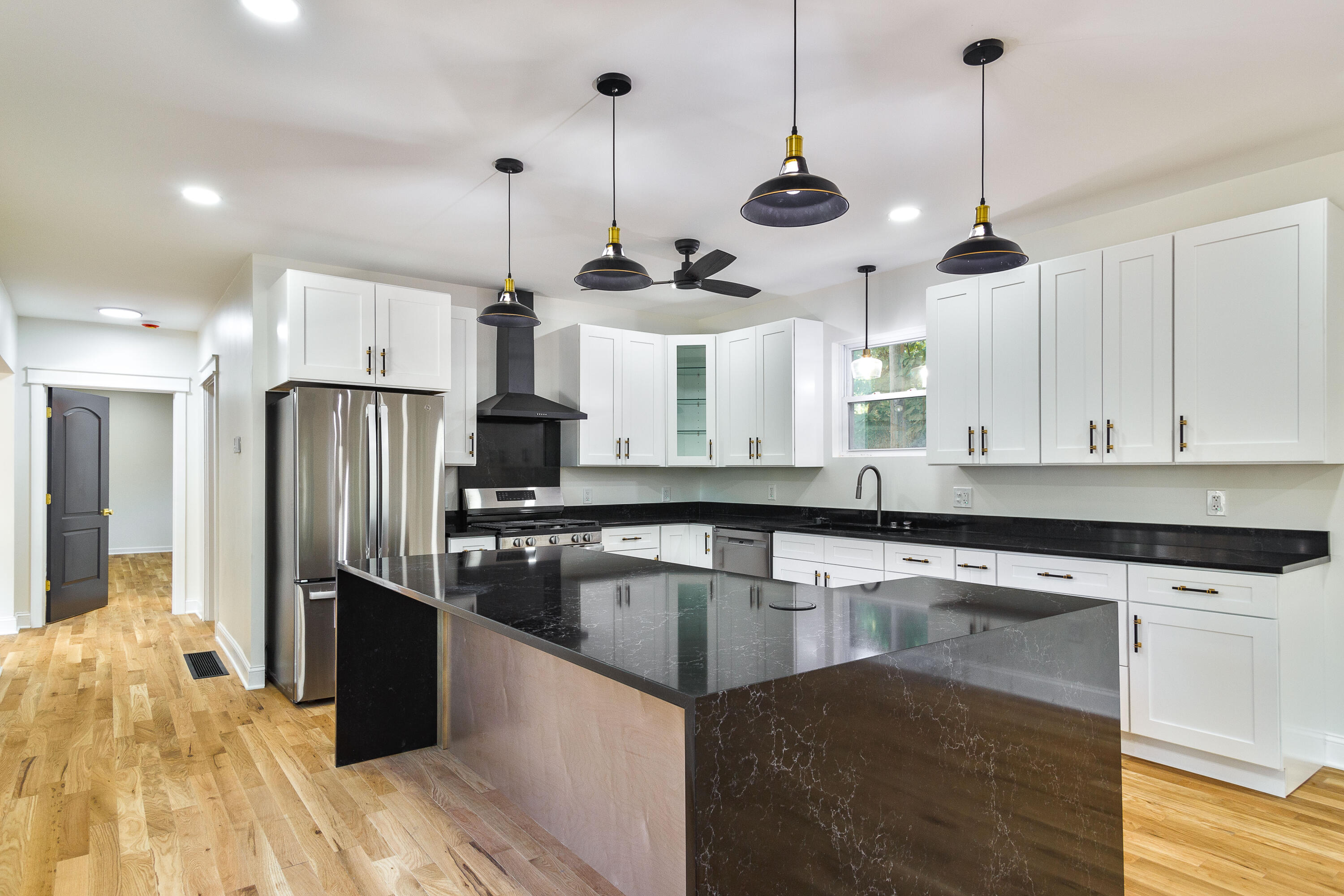 Crown Point, Indiana, 46307, United States, 5 Bedrooms Bedrooms, ,3 BathroomsBathrooms,Residential,For Sale,1946905