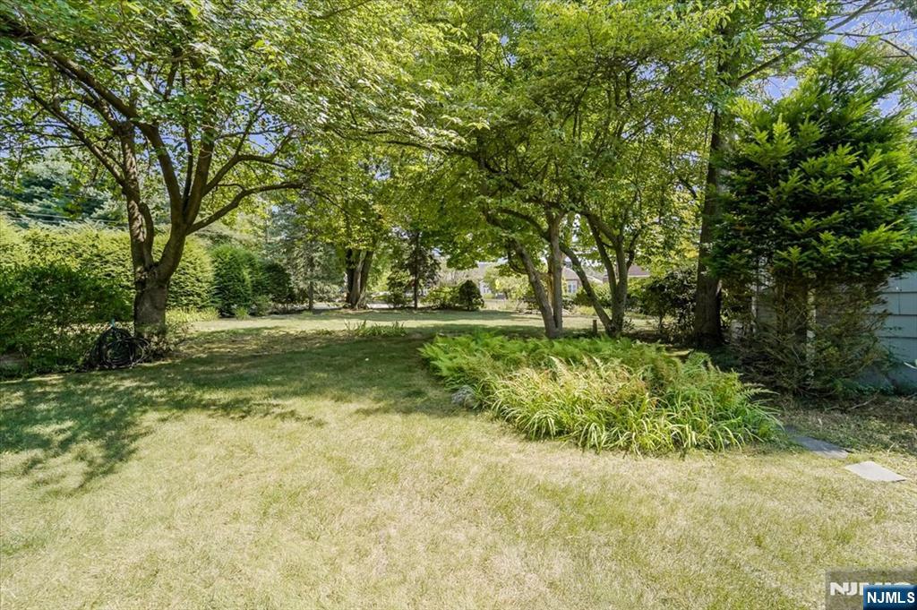 Wyckoff, New Jersey, 07481, United States, 5 Bedrooms Bedrooms, ,3 BathroomsBathrooms,Residential,For Sale,1920026