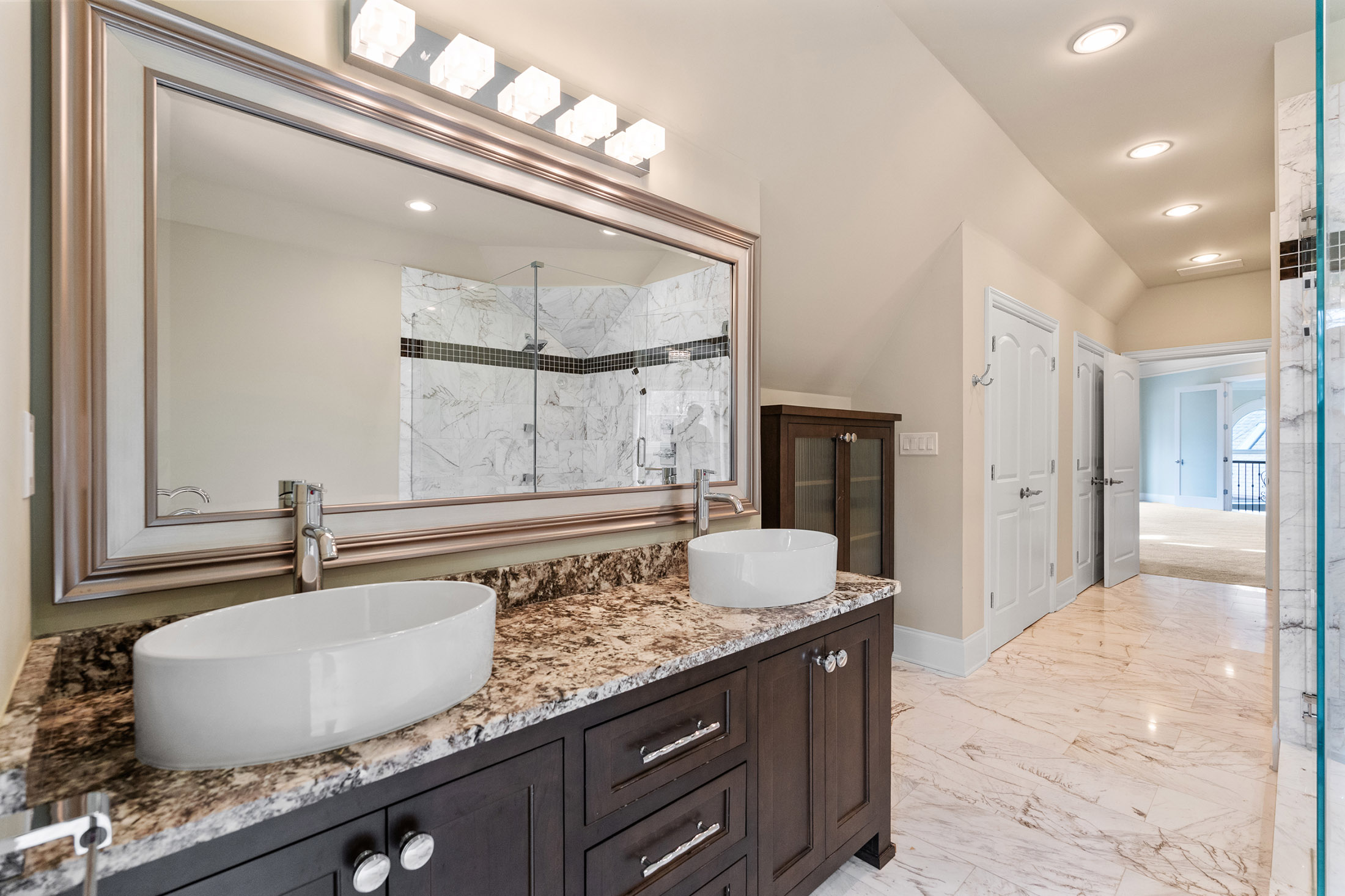  Old World Charm Meets Modern Luxury on This Milton Estate - 物件實景