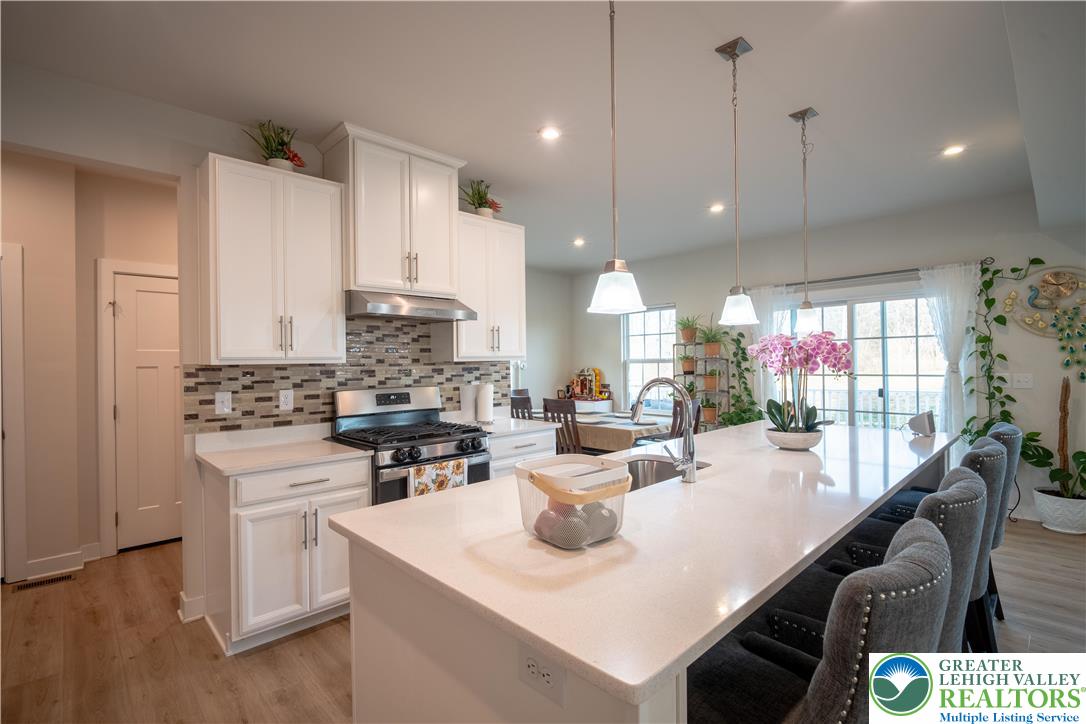 North Catasauqua Bor, Pennsylvania, 18032, United States, 4 Bedrooms Bedrooms, ,4 BathroomsBathrooms,Residential,For Sale,2001673