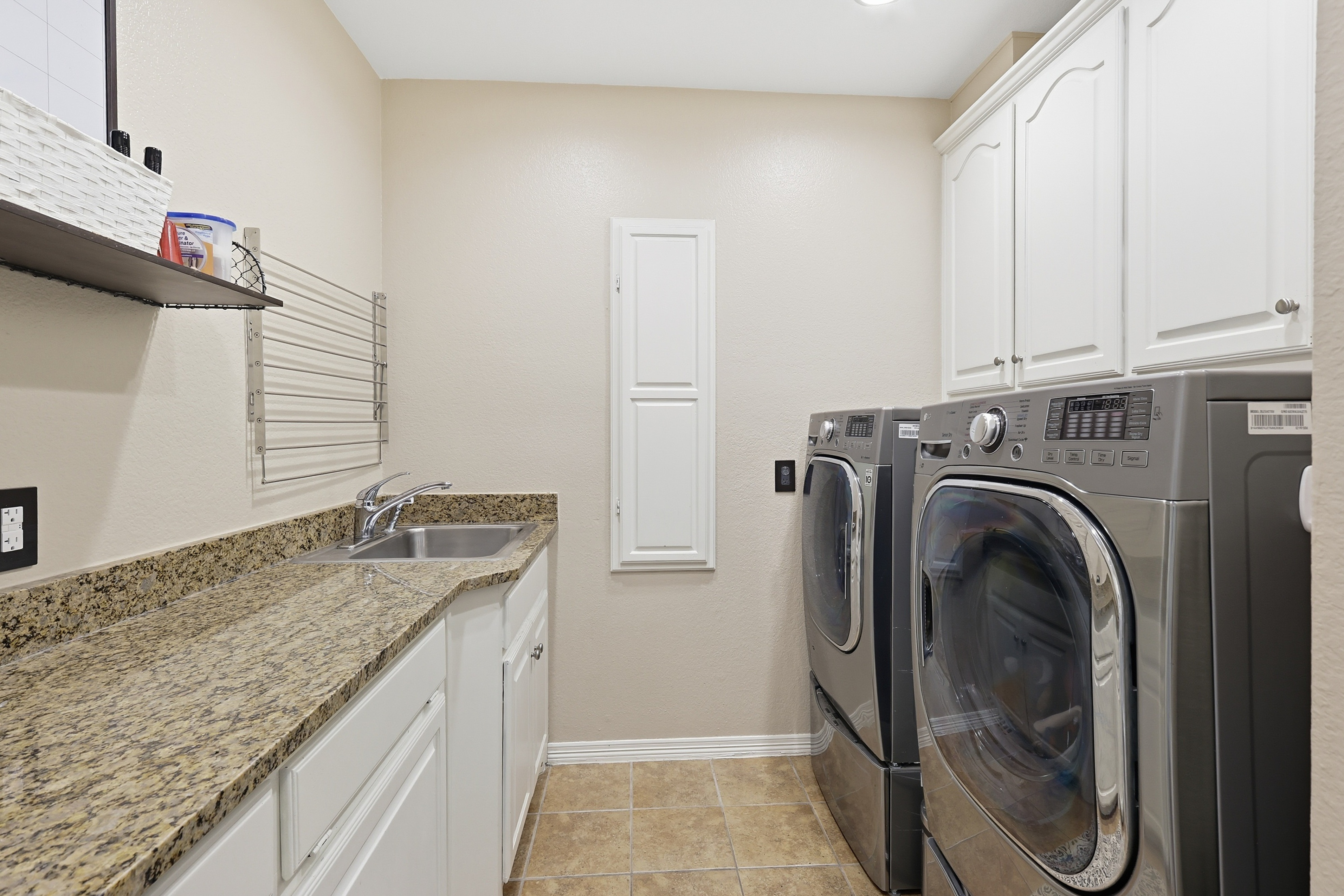  Resort-Style Estate Living on 1.9 Wooded Acres in Prestigious Shadow Wood Estate - 物件實景