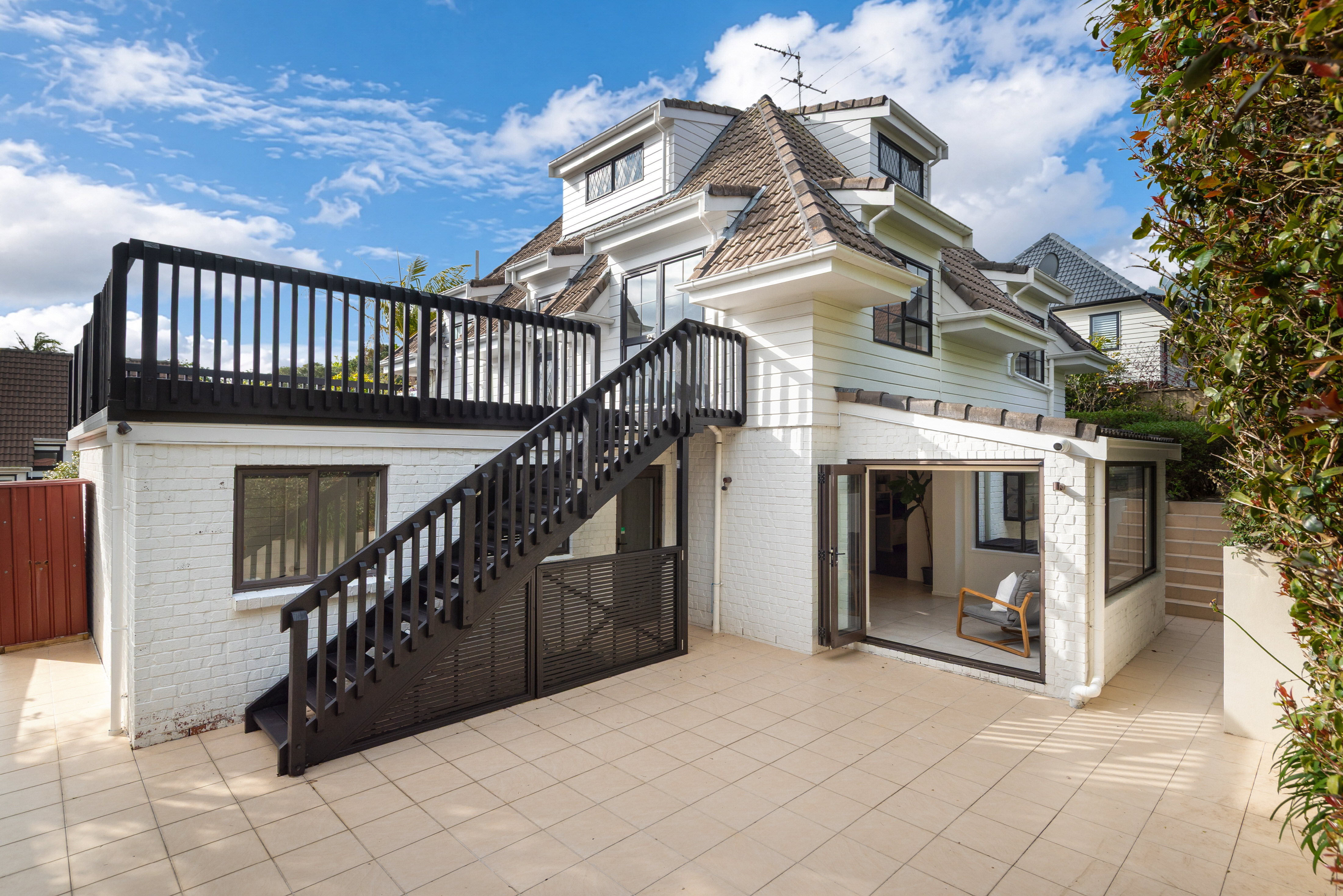  Spacious and Secluded Family Living - 物件實景