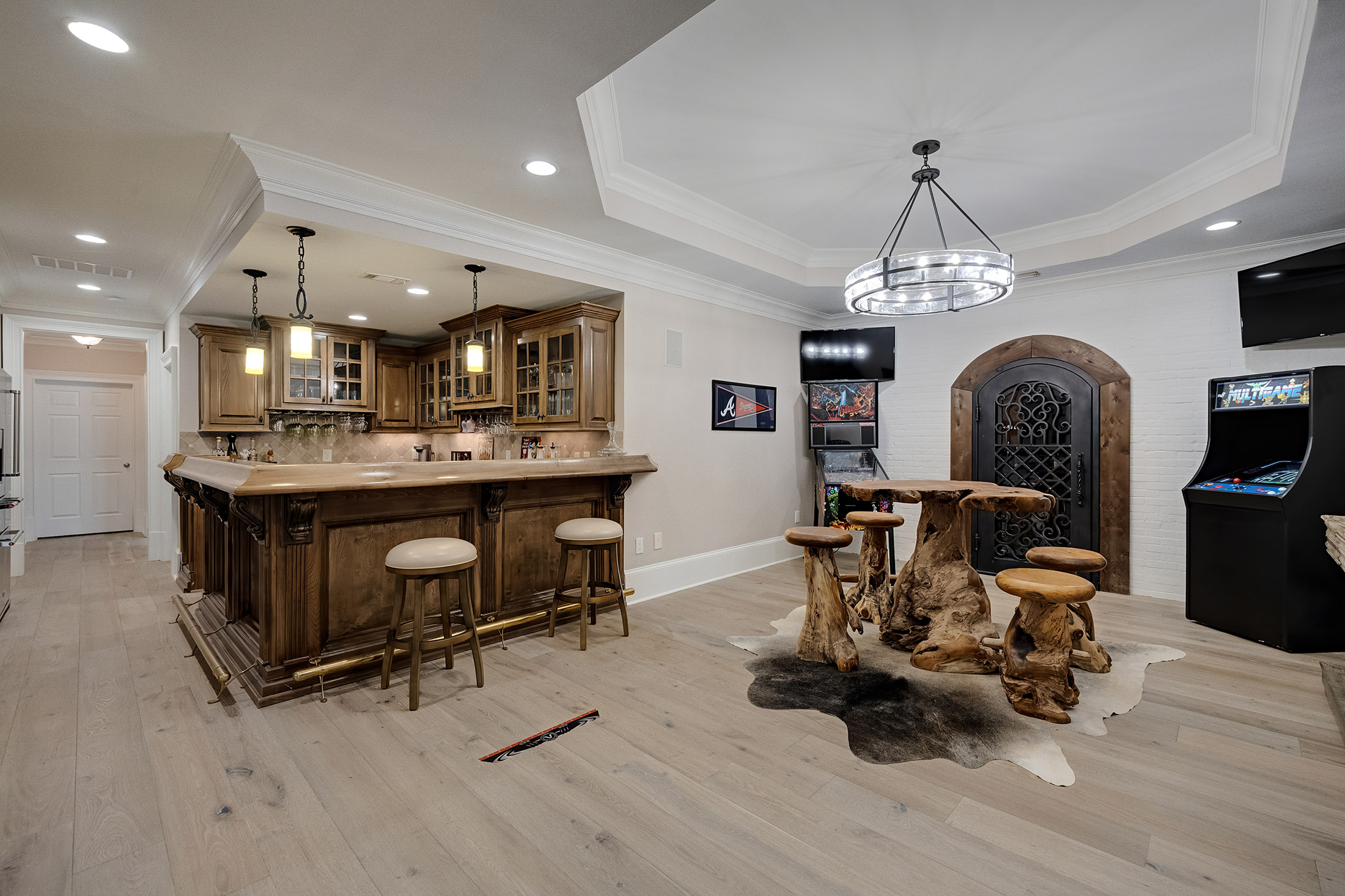  Impressive Brick Estate on a Private Wooded 1+/- Acre Lot in The Manor - 物件實景