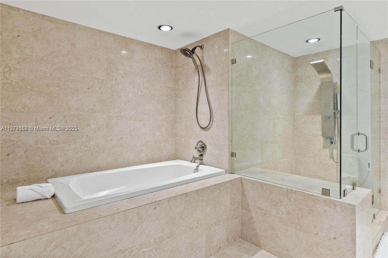 Sunny Isles Beach, Florida, 33160, United States, 3 Bedrooms Bedrooms, ,3 BathroomsBathrooms,Residential,For Sale,1762463