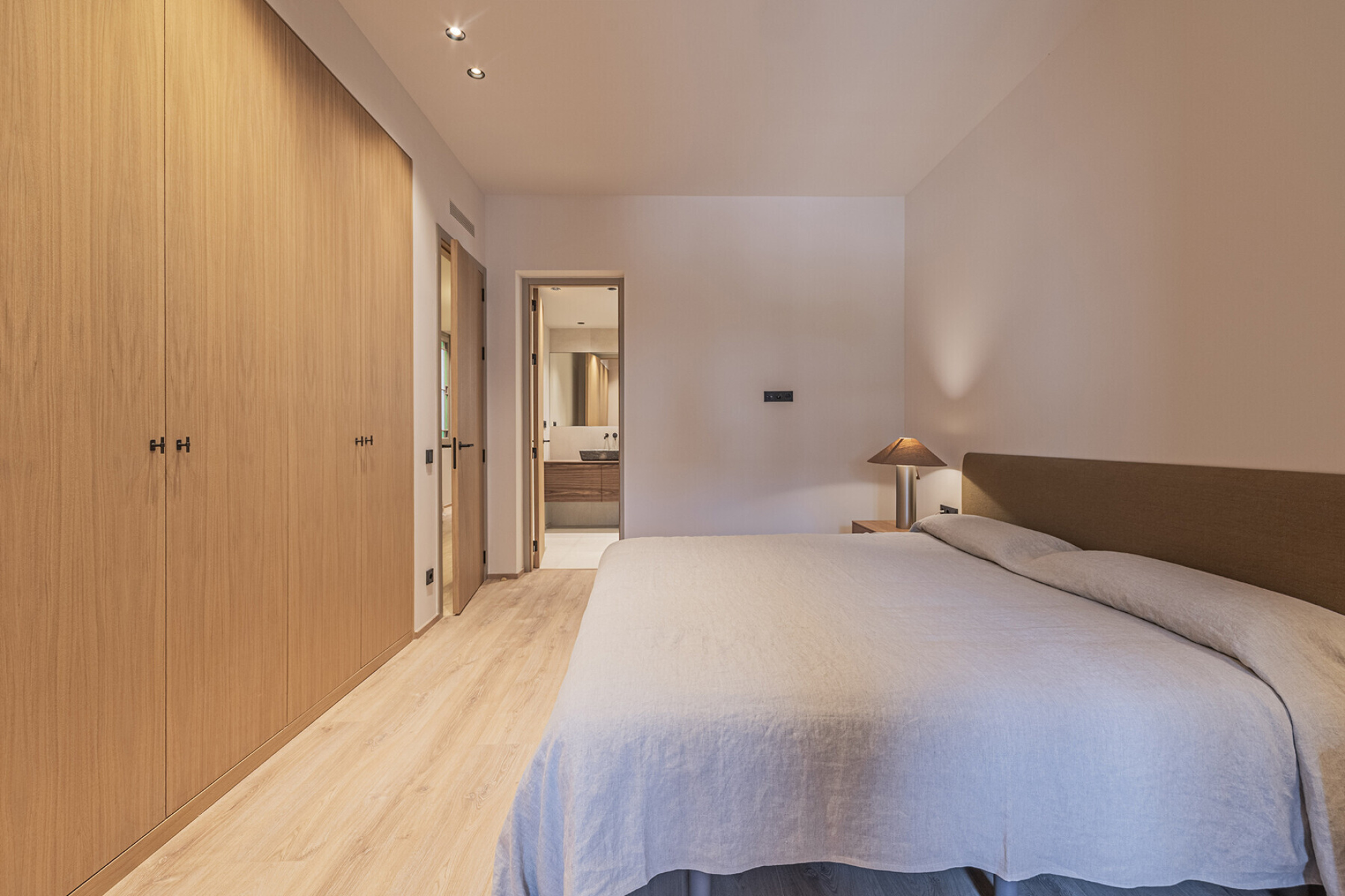  Modernist flat in Eixample with premium finishes in the Quadrat d