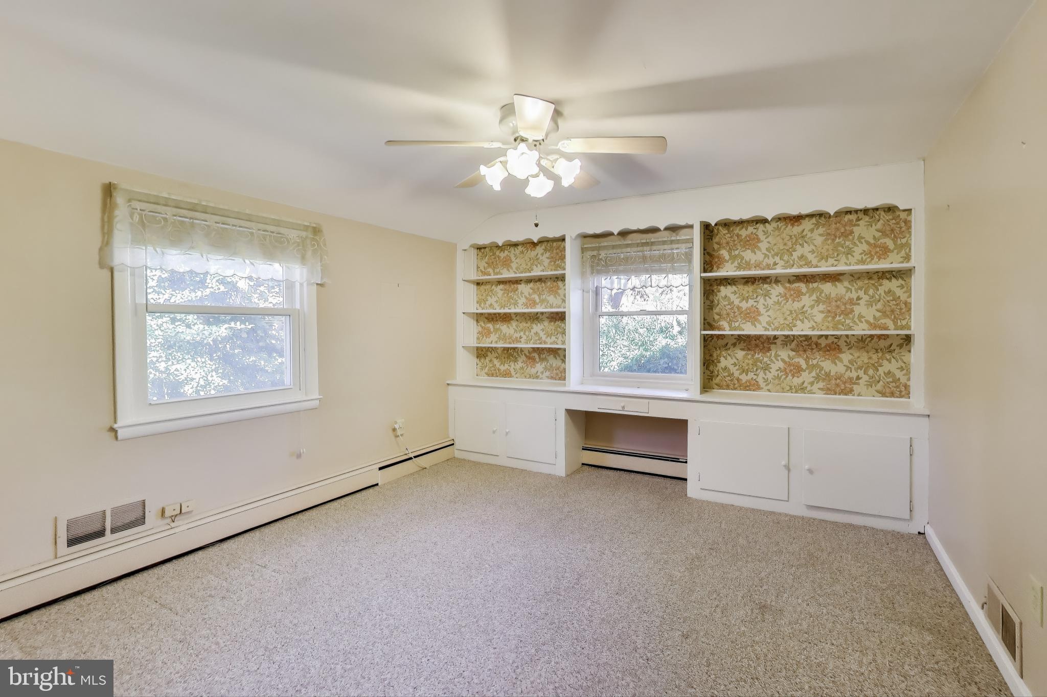 Cheverly, Maryland, 20785, United States, 5 Bedrooms Bedrooms, ,2 BathroomsBathrooms,Residential,For Sale,1990402