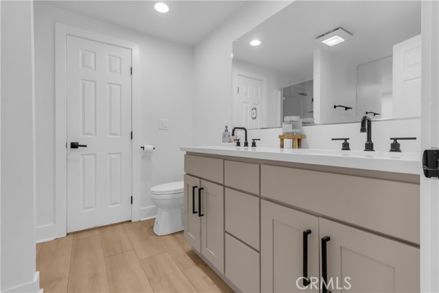 Oak Hills, California, 92344, United States, 6 Bedrooms Bedrooms, ,2 BathroomsBathrooms,Residential,For Sale,2000385