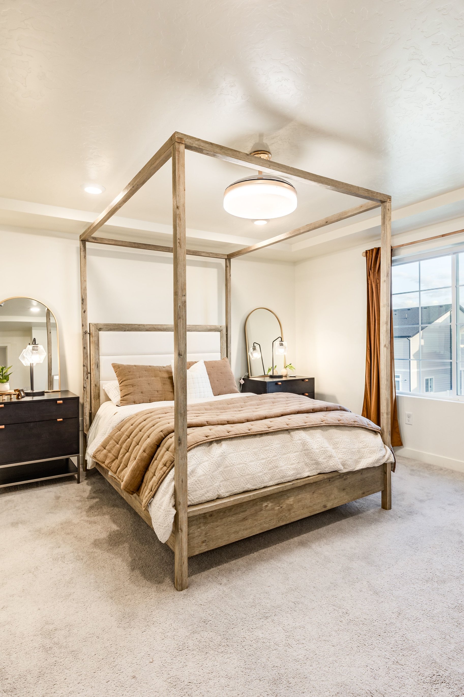  Fresh, Bright & Beautiful 2-Story Home - 物件實景