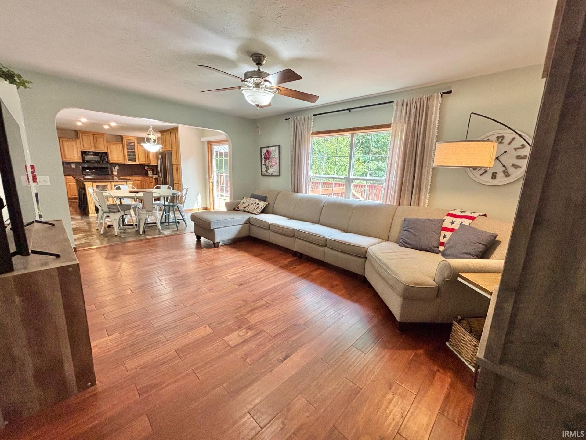 Bloomington, Indiana, 47403, United States, 3 Bedrooms Bedrooms, ,2 BathroomsBathrooms,Residential,For Sale,1904289