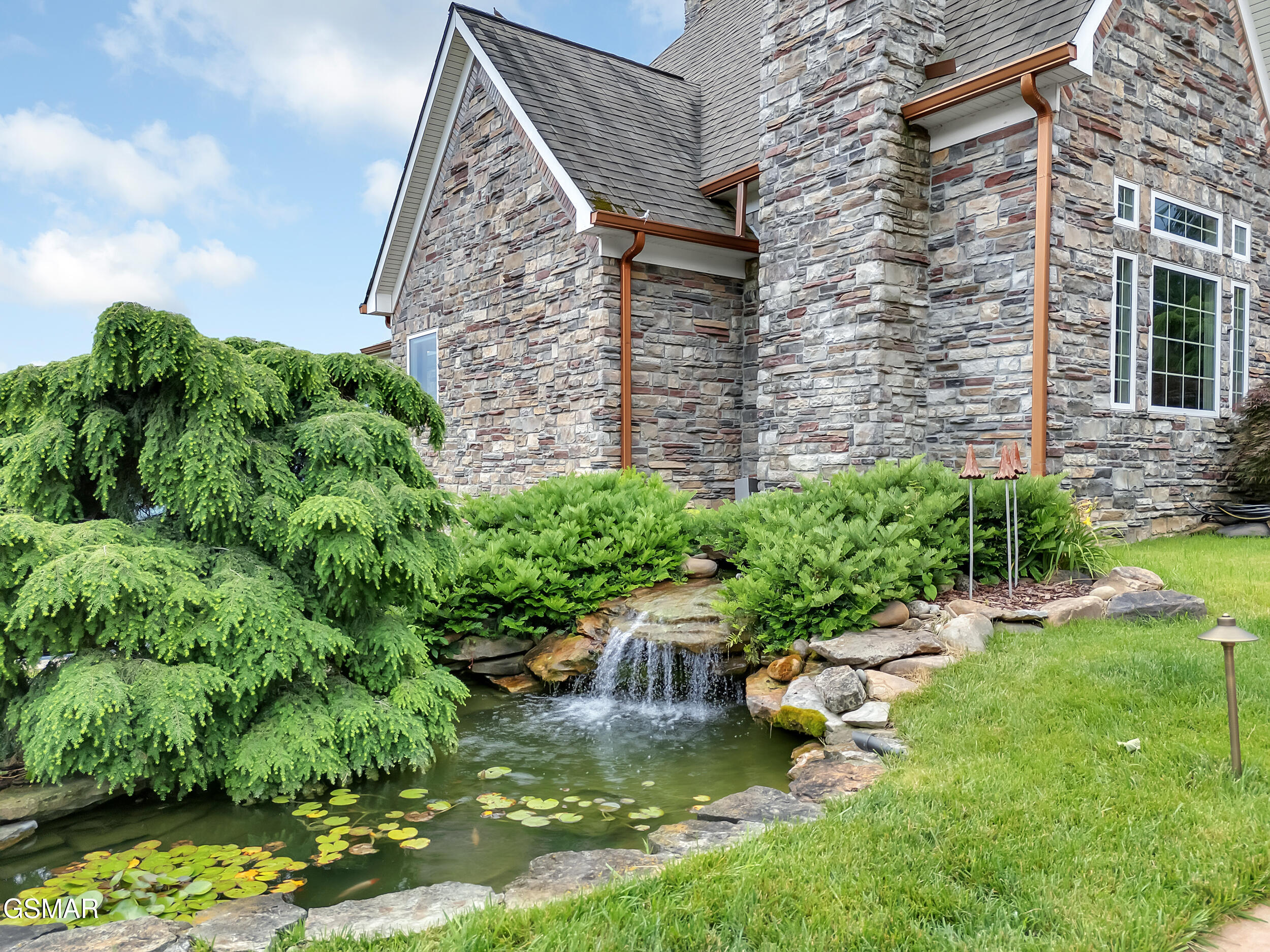 Mooresburg, Tennessee, 37811, United States, 3 Bedrooms Bedrooms, ,5 BathroomsBathrooms,Residential,For Sale,1974875