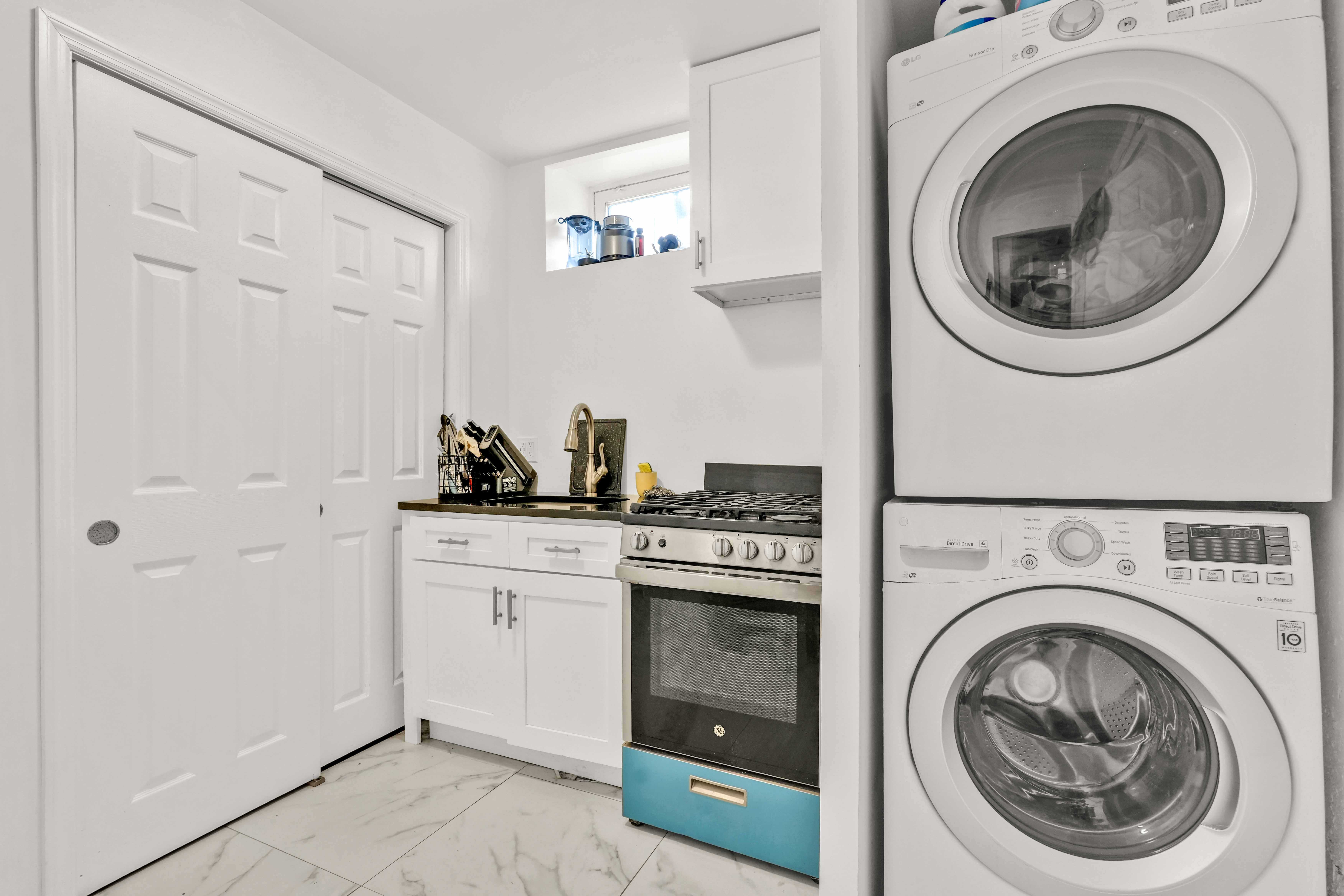 Laurelton, New York, 11413, United States, 3 Bedrooms Bedrooms, ,4 BathroomsBathrooms,Residential,For Sale,1944975