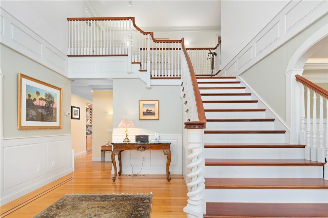 East Greenwich, Rhode Island, 02818, United States, 5 Bedrooms Bedrooms, ,7 BathroomsBathrooms,Residential,For Sale,1940425