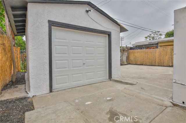 Los Angeles, California, 90003, United States, 5 Bedrooms Bedrooms, ,Residential,For Sale,1889512