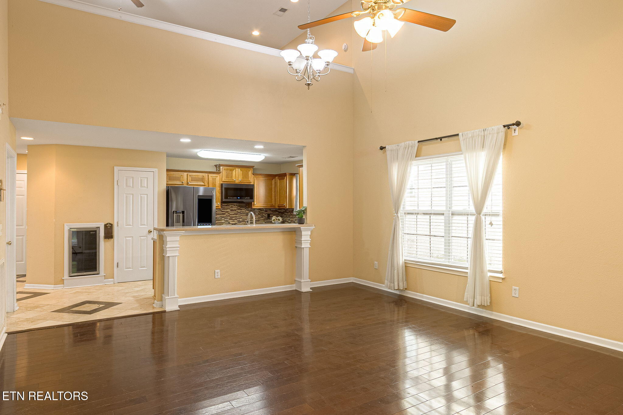 Knoxville, Tennessee, 37932, United States, 4 Bedrooms Bedrooms, ,4 BathroomsBathrooms,Residential,For Sale,1975701