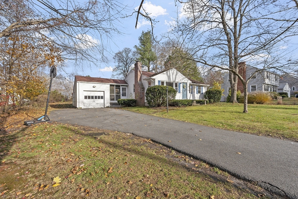 Littleton, Massachusetts, 01460, United States, 3 Bedrooms Bedrooms, ,1 BathroomBathrooms,Residential,For Sale,1991469