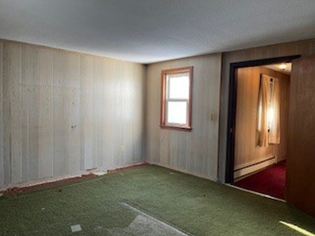 Portsmouth, New Hampshire, 03901, United States, 3 Bedrooms Bedrooms, ,1 BathroomBathrooms,Residential,For Sale,2005632