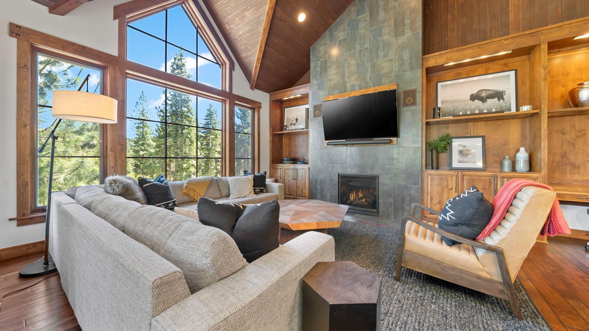 Truckee, California, 96161, United States, 4 Bedrooms Bedrooms, ,4 BathroomsBathrooms,Residential,For Sale,1999029