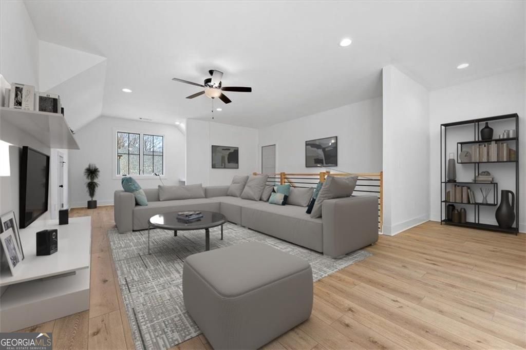 Gainesville, Georgia, 30506, United States, 5 Bedrooms Bedrooms, ,6 BathroomsBathrooms,Residential,For Sale,1908175