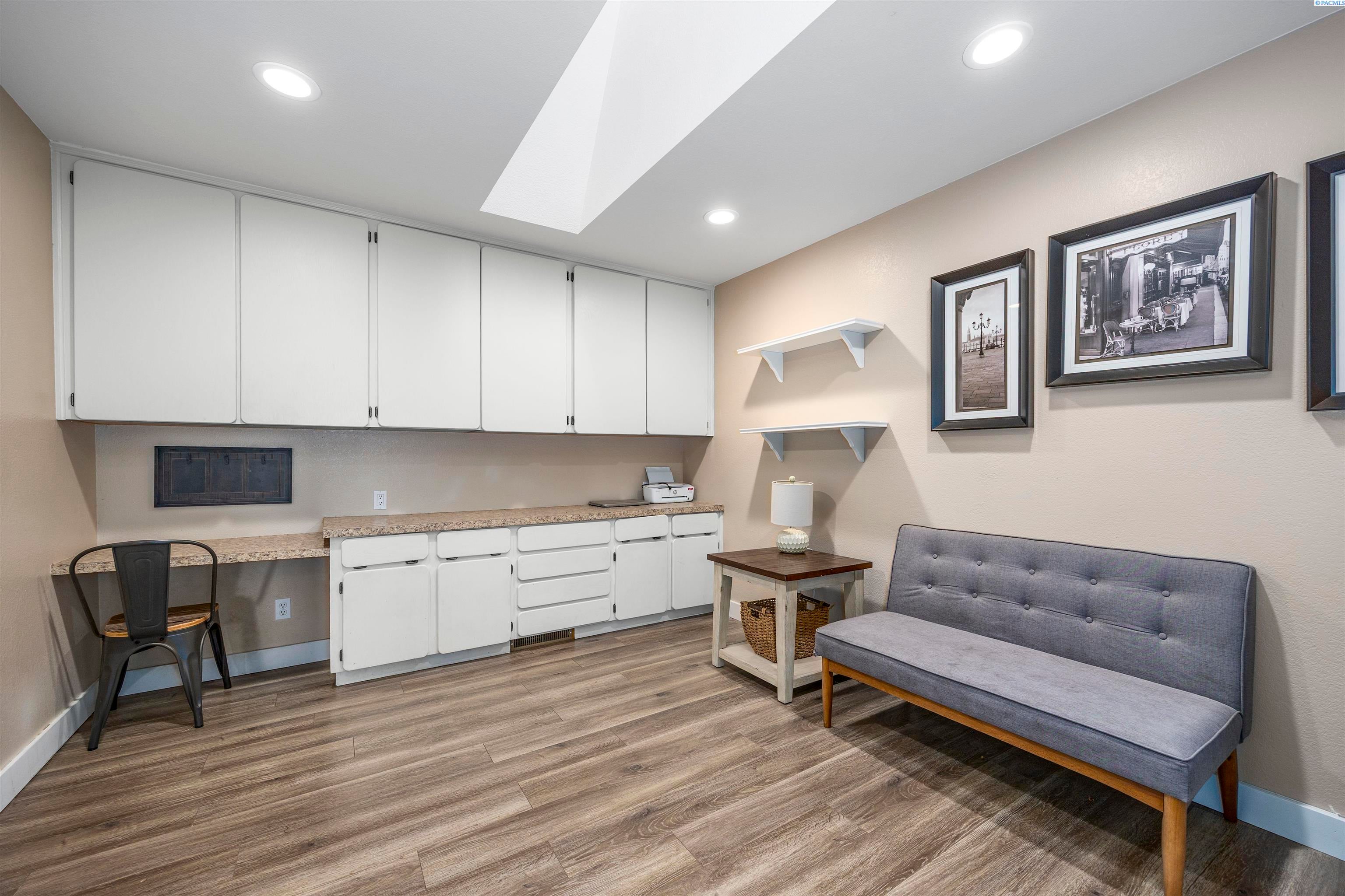 Kennewick, Washington, 99337, United States, 4 Bedrooms Bedrooms, ,2 BathroomsBathrooms,Residential,For Sale,1978666